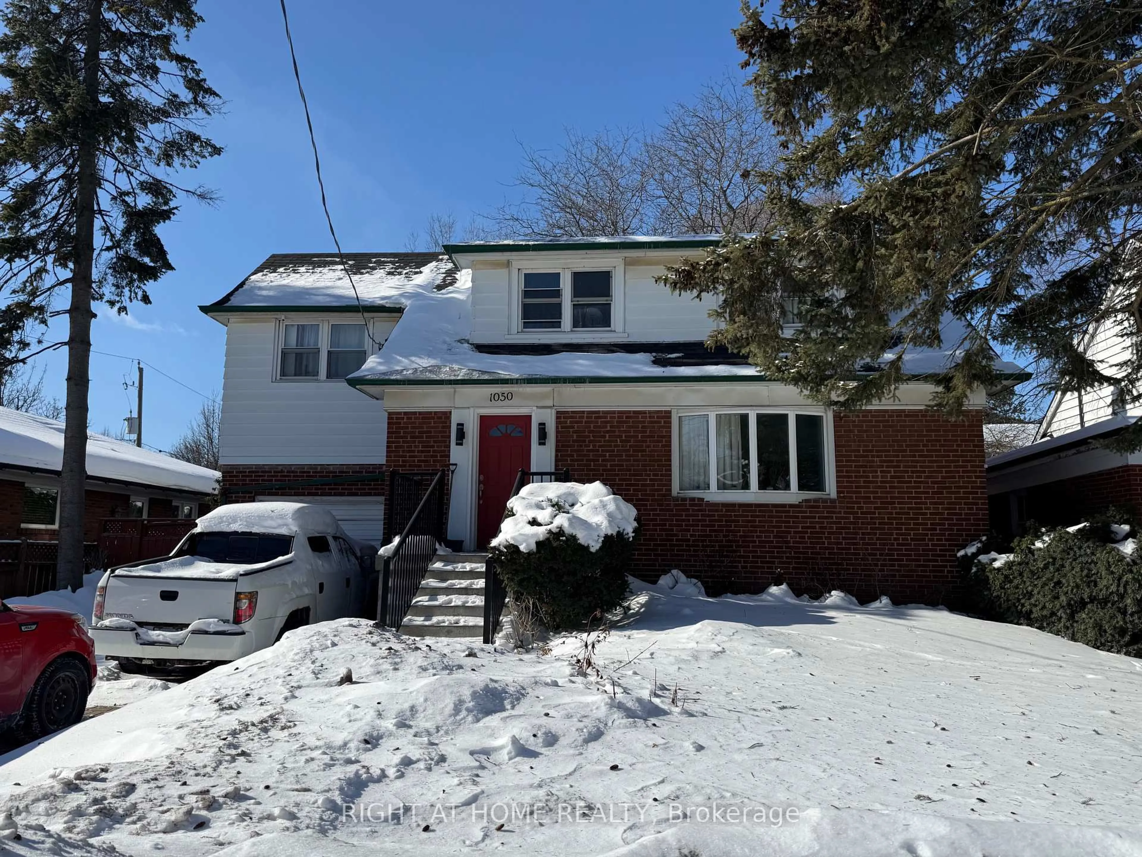 A pic from outside/outdoor area/front of a property/back of a property/a pic from drone, street for 1050 Kipling Ave, Toronto Ontario M9B 3L9