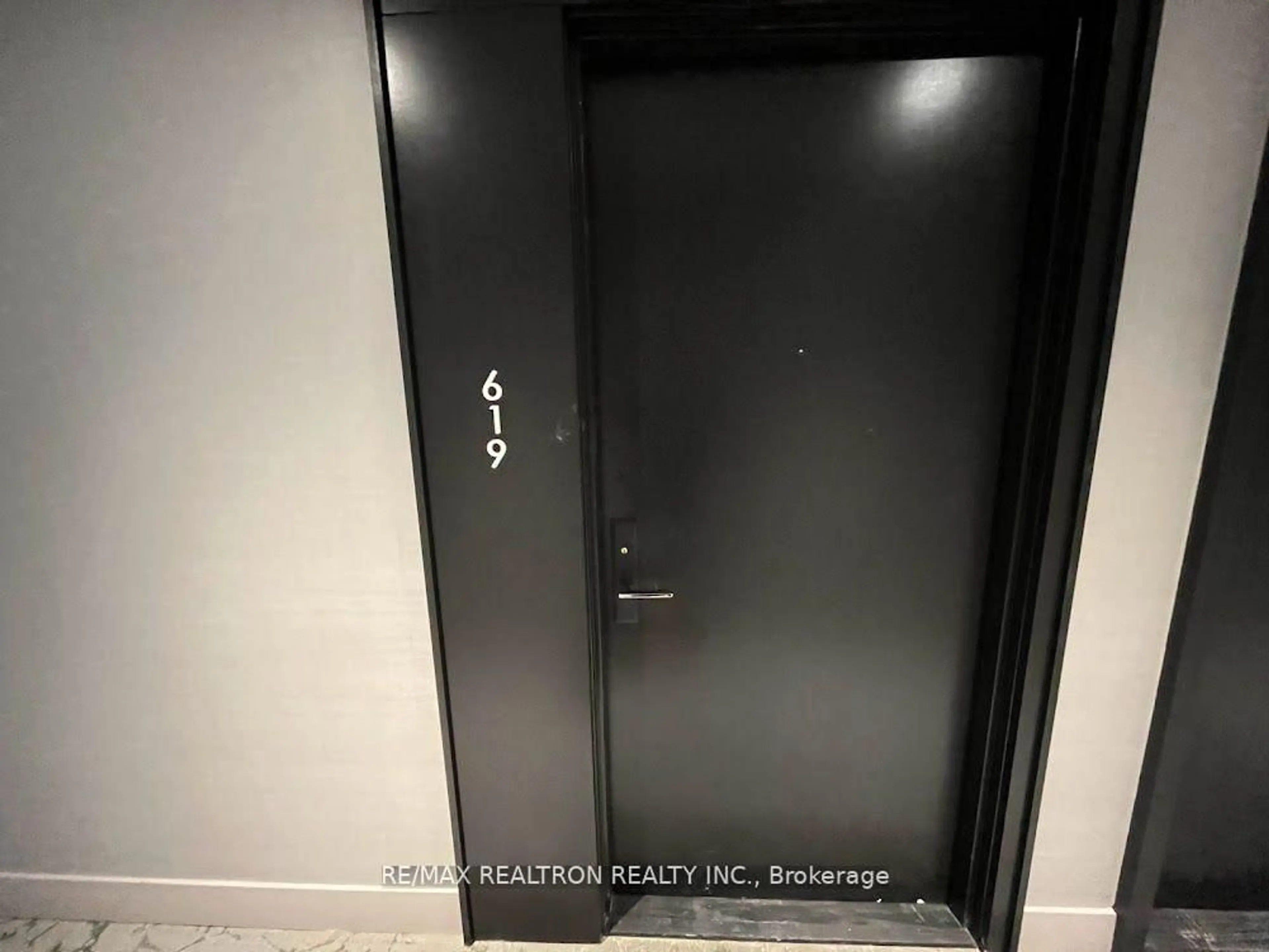 Unknown for 270 Dufferin St #619, Toronto Ontario M6K 0H8