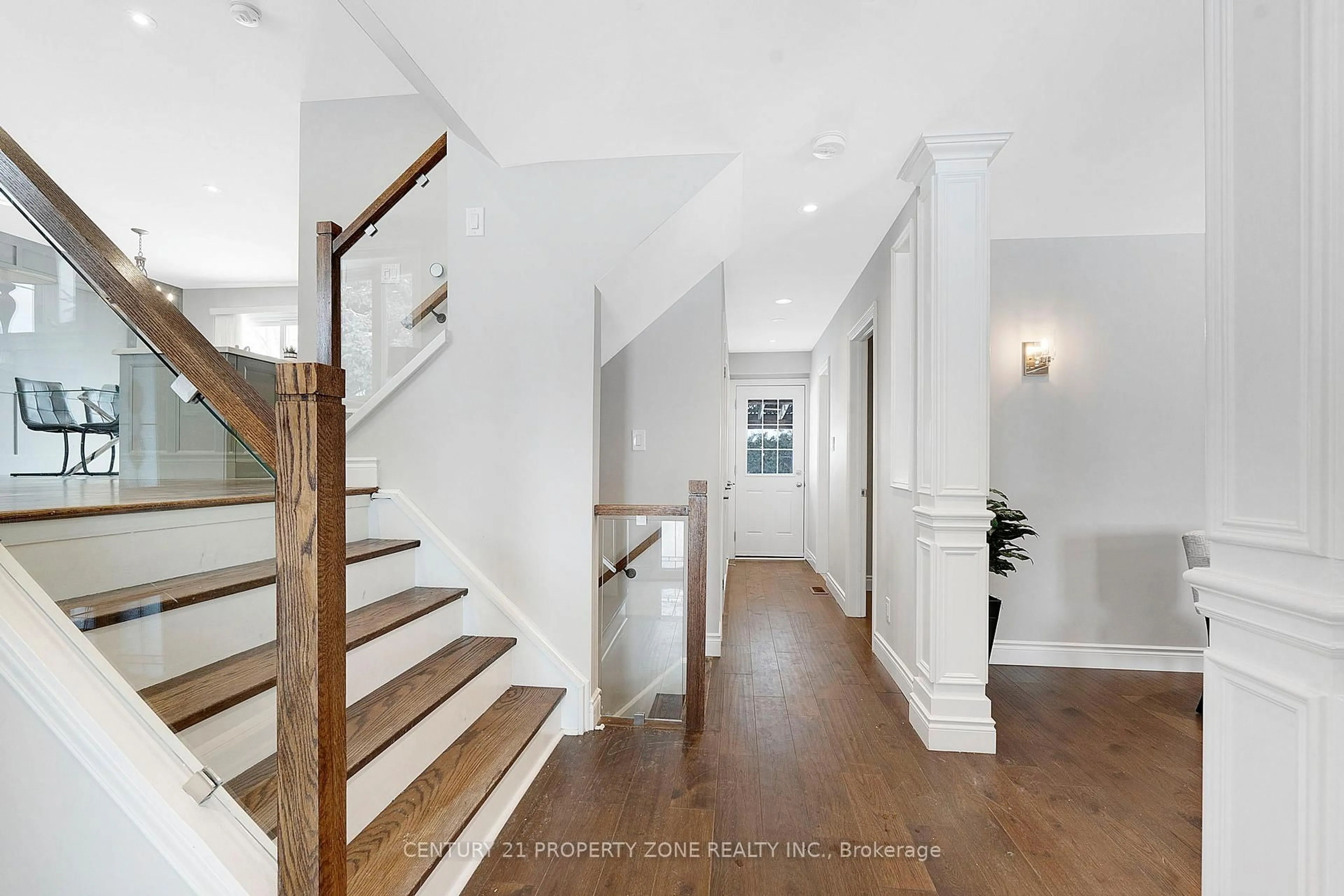 Indoor entryway for 242 Slater Cres, Oakville Ontario L6K 2C8