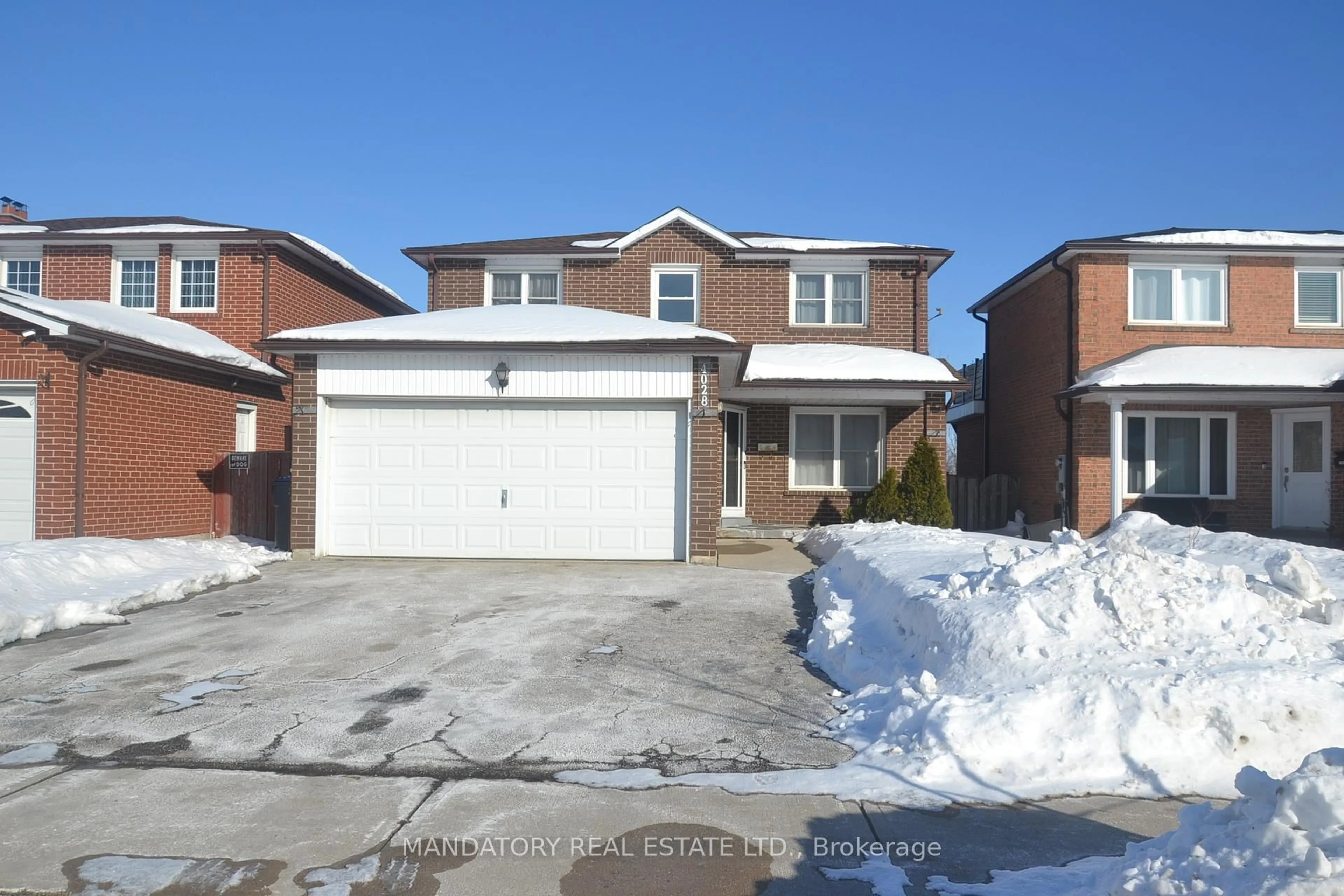 Home with brick exterior material, street for 4028 Longo Circ, Mississauga Ontario L4T 4C7