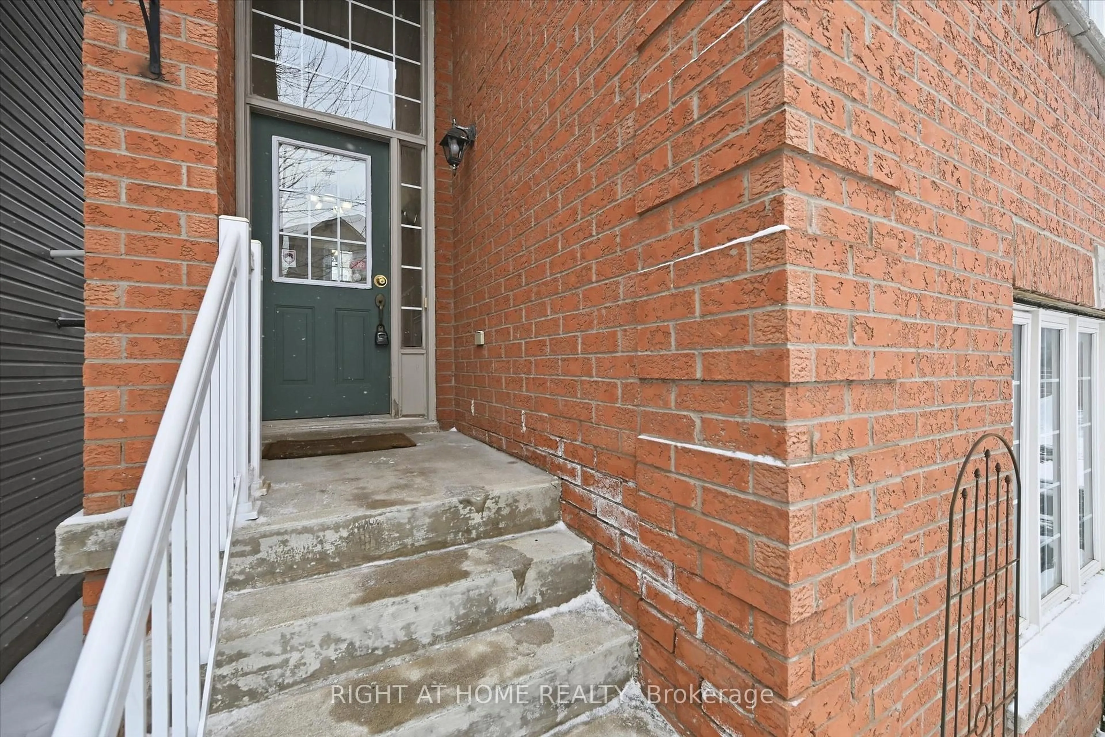 Unknown for 5110 Fairview St #32, Burlington Ontario L7L 7H6