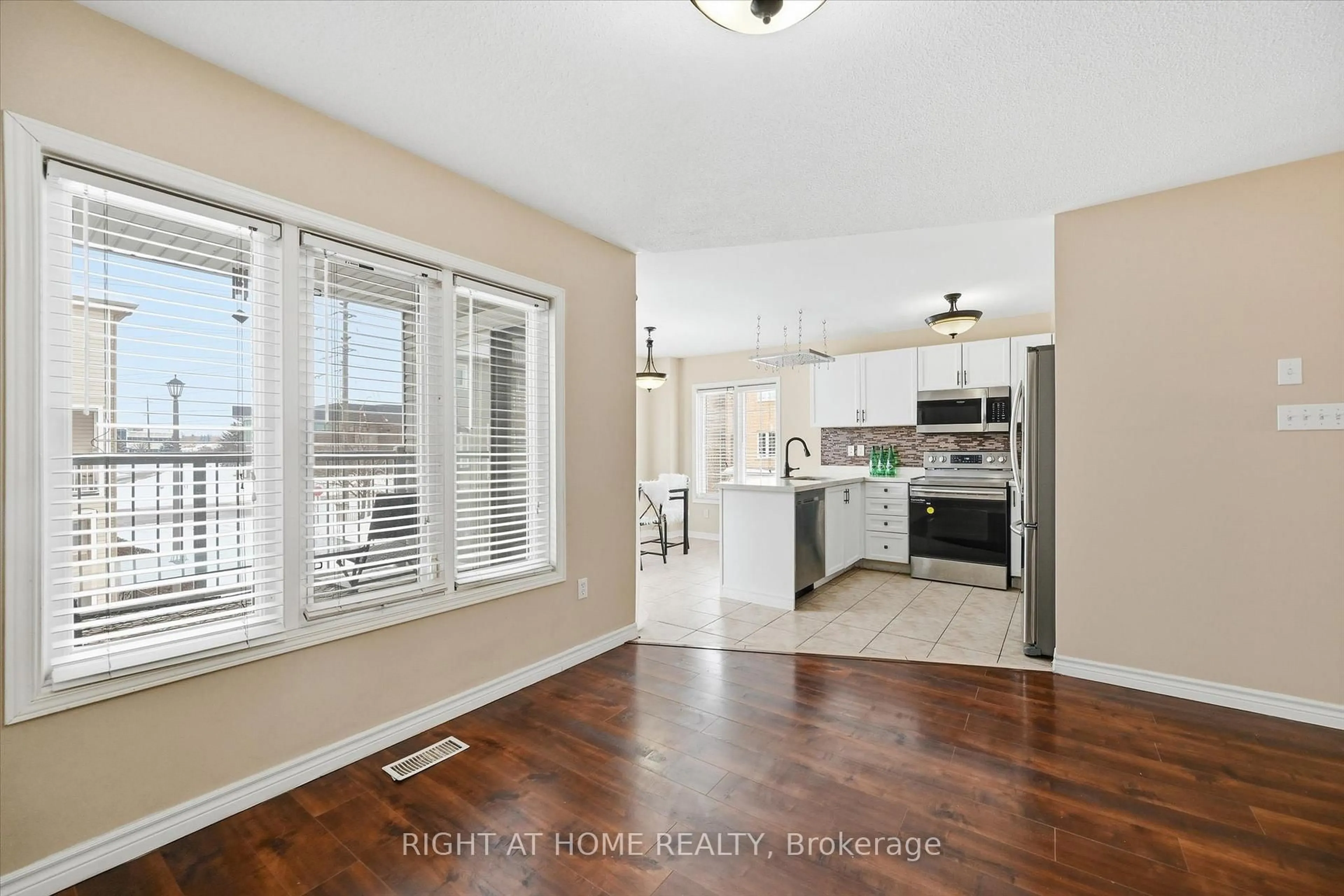 Open concept kitchen, unknown for 5110 Fairview St #32, Burlington Ontario L7L 7H6