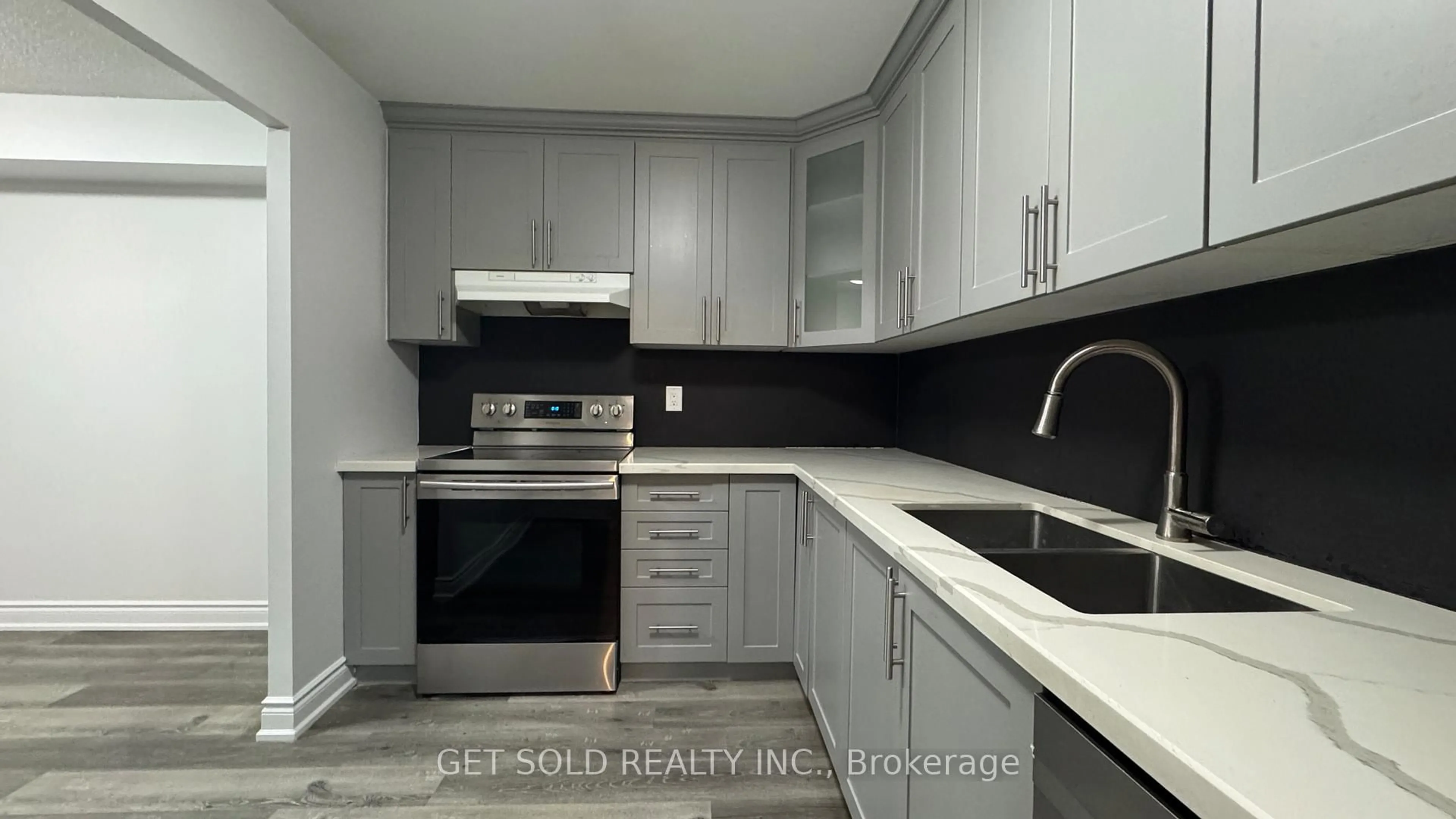 Standard kitchen, unknown for 145 Hillcrest Ave #702, Mississauga Ontario L5B 3Z1