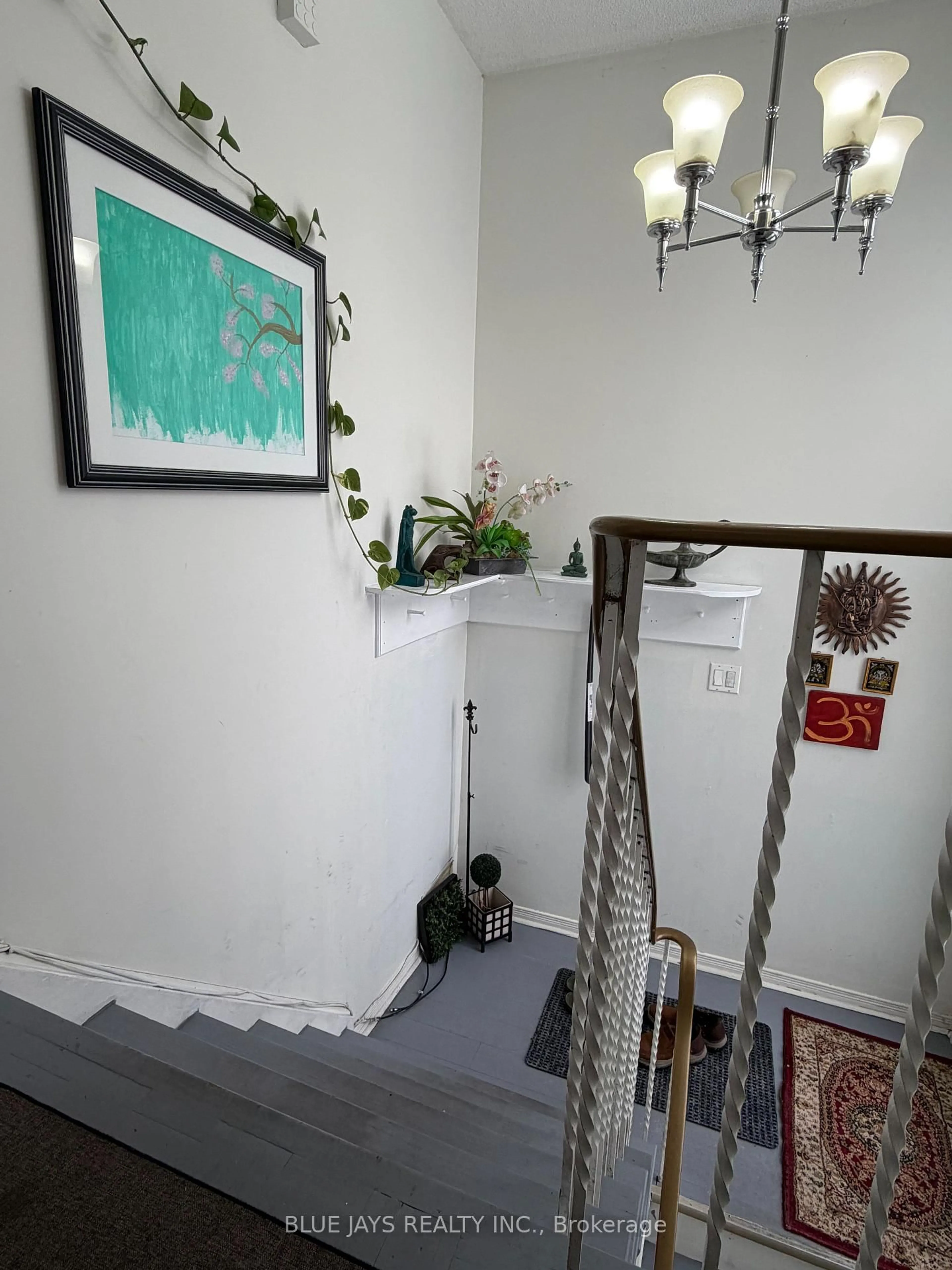 Unknown for 57 Mallard Cres, Brampton Ontario L6S 2T7