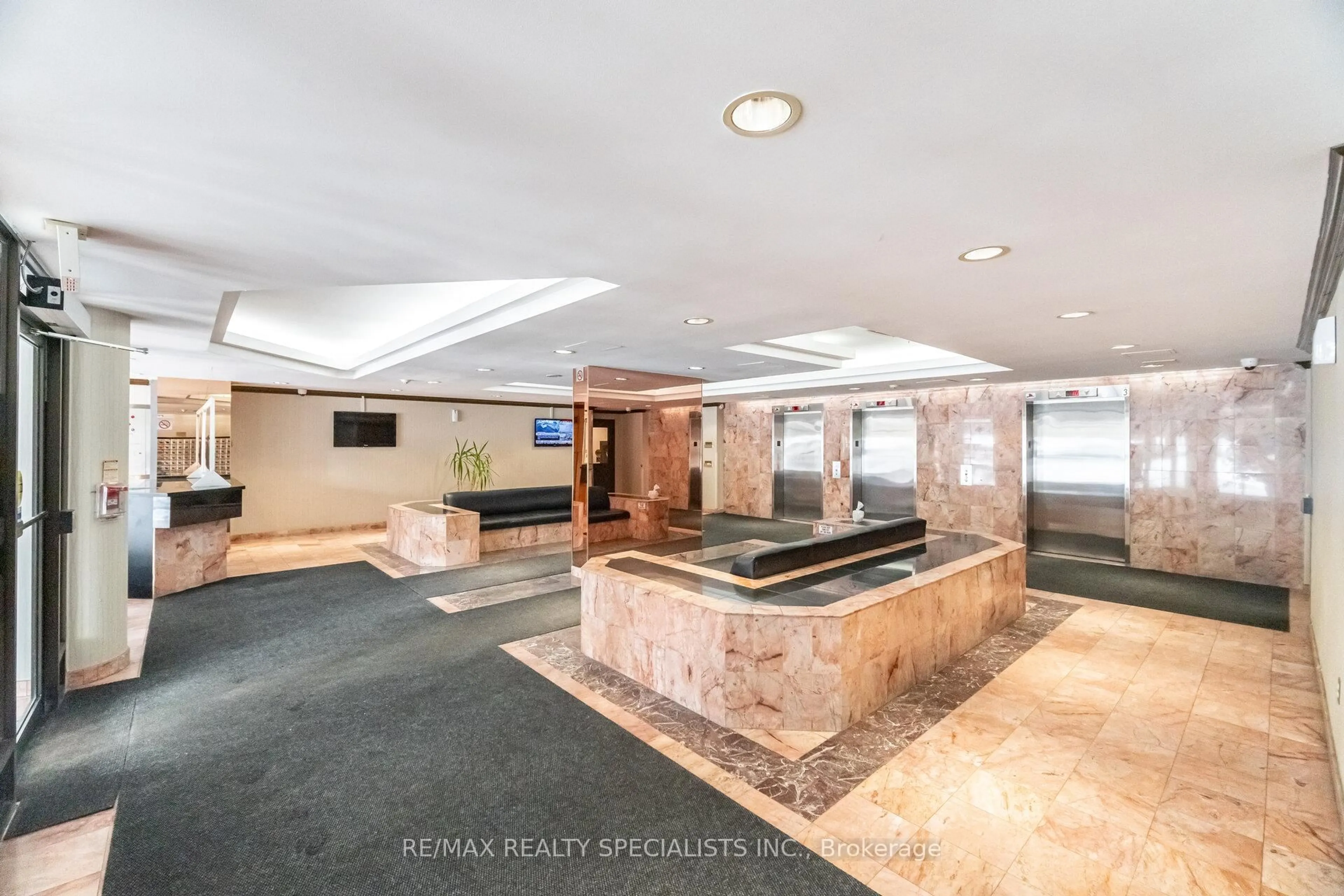 Lobby for 1 Rowntree Rd #611, Toronto Ontario M9V 5G7