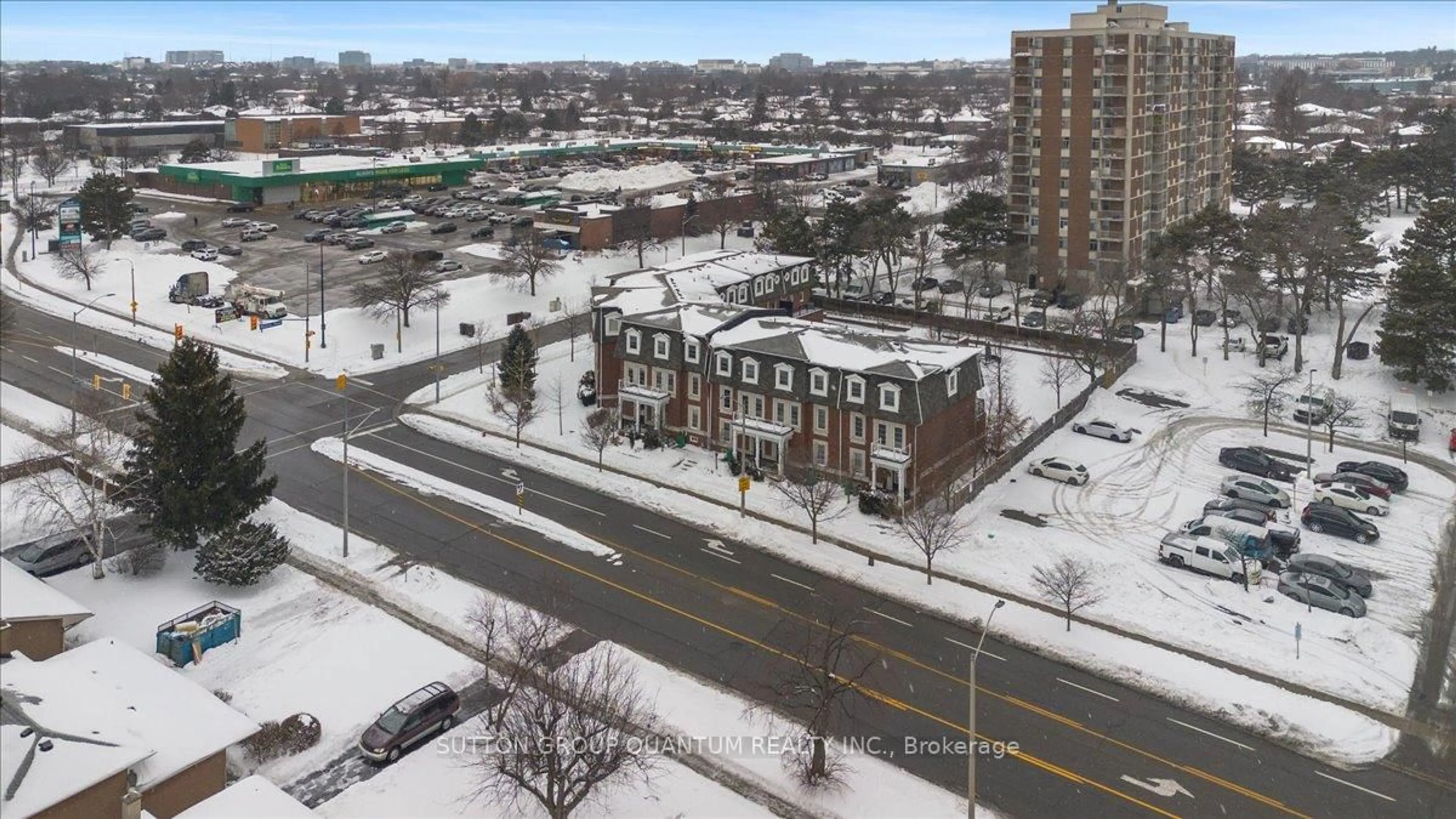 A pic from outside/outdoor area/front of a property/back of a property/a pic from drone, city buildings view from balcony for 2375 Truscott Dr #2, Mississauga Ontario L5J 3R2