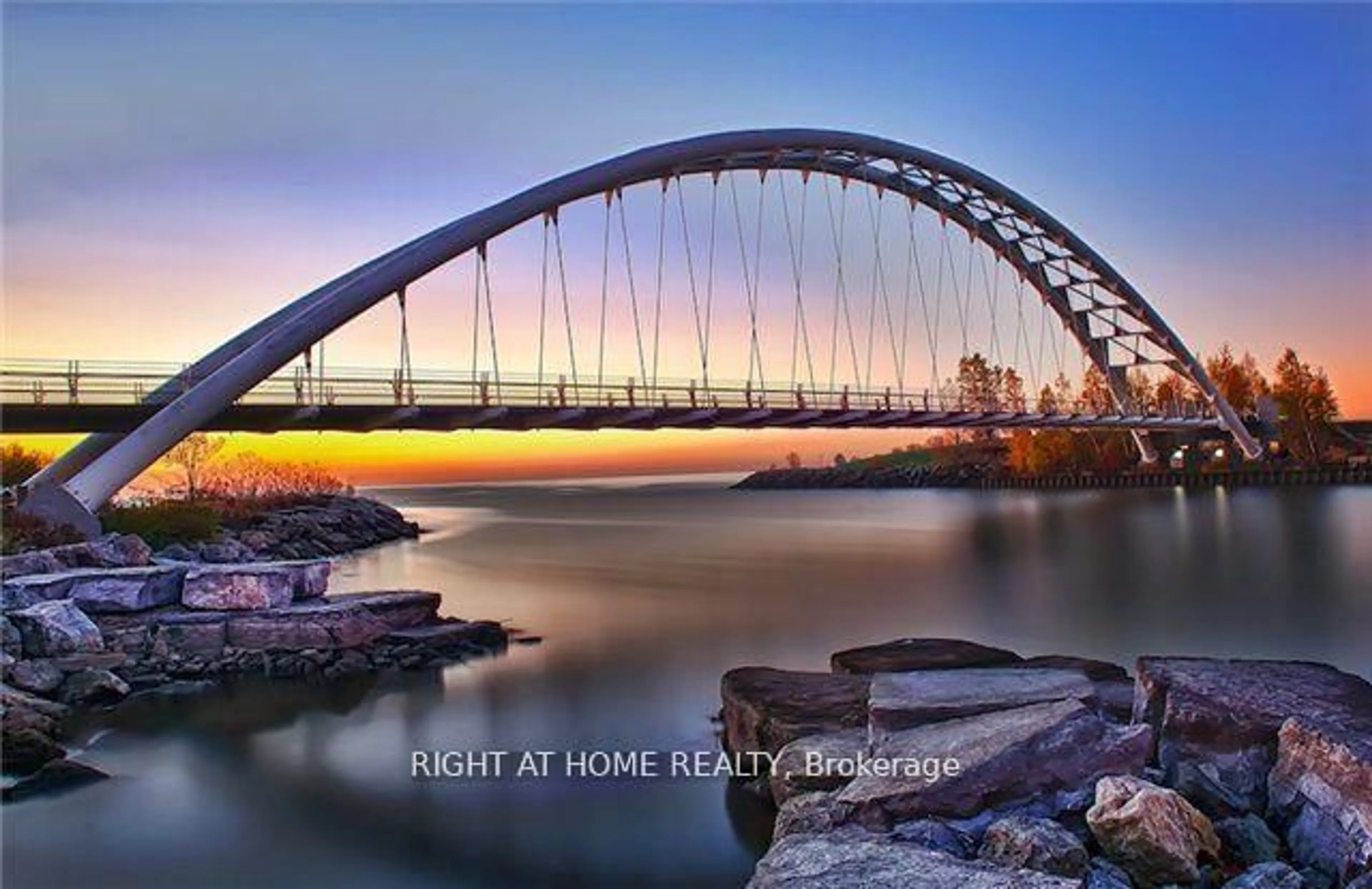 Blurry image for 56 Annie Craig Dr #1402, Toronto Ontario M8V 0C8