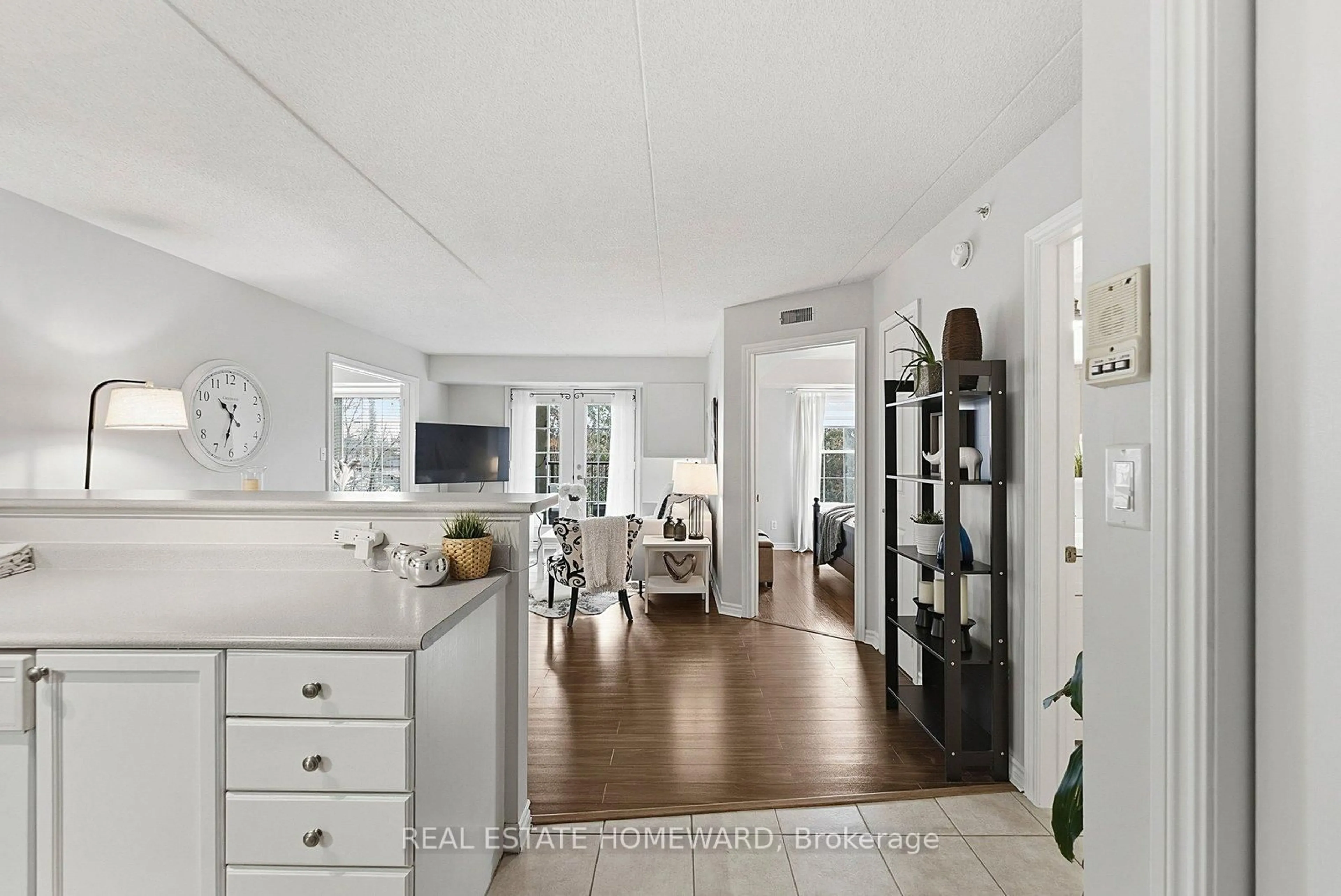 Indoor entryway for 1451 Walker's Line #309, Burlington Ontario L7M 4P1