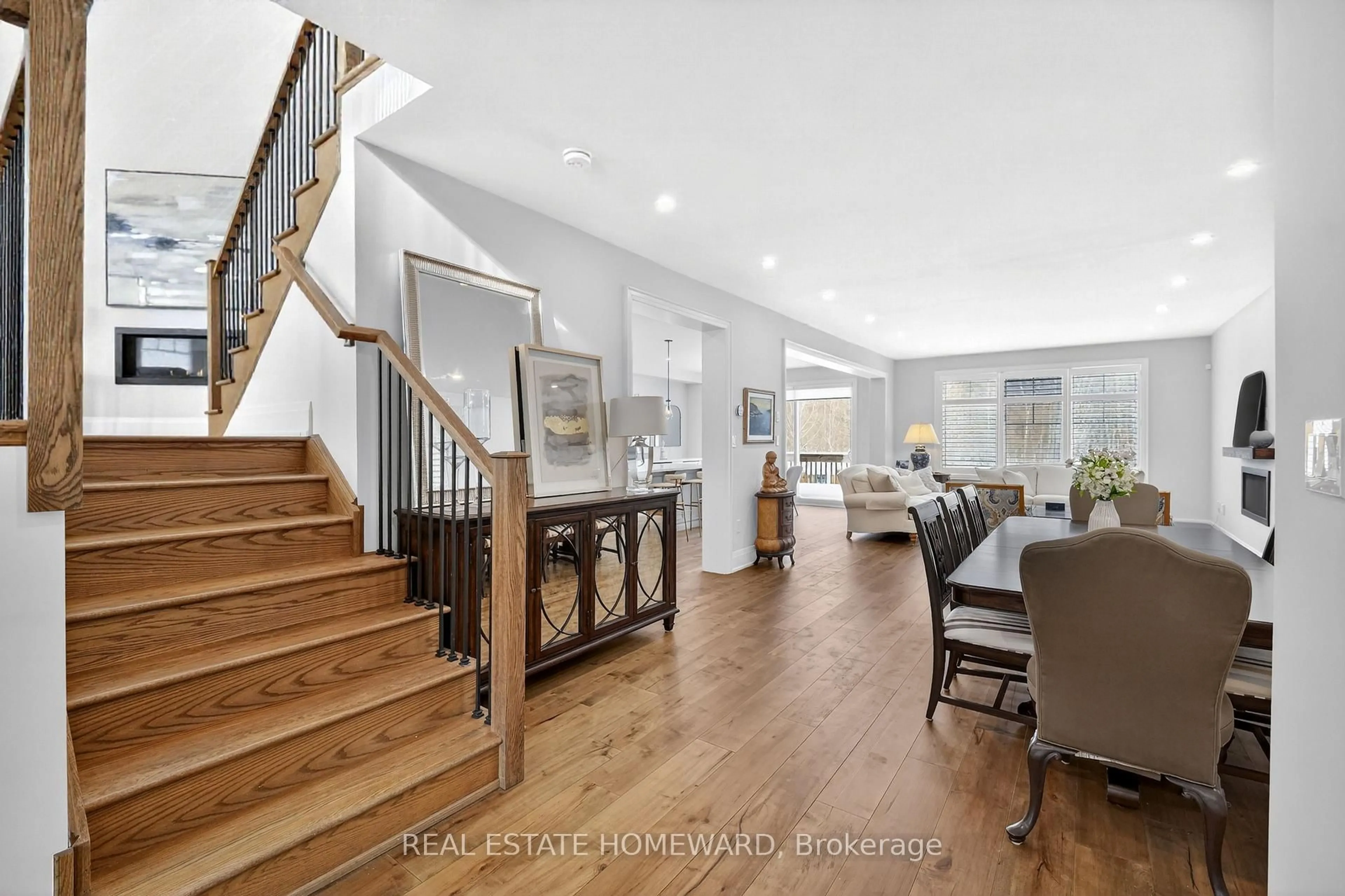 Unknown for 3329 Vernon Powell Dr, Oakville Ontario L6H 0Y4