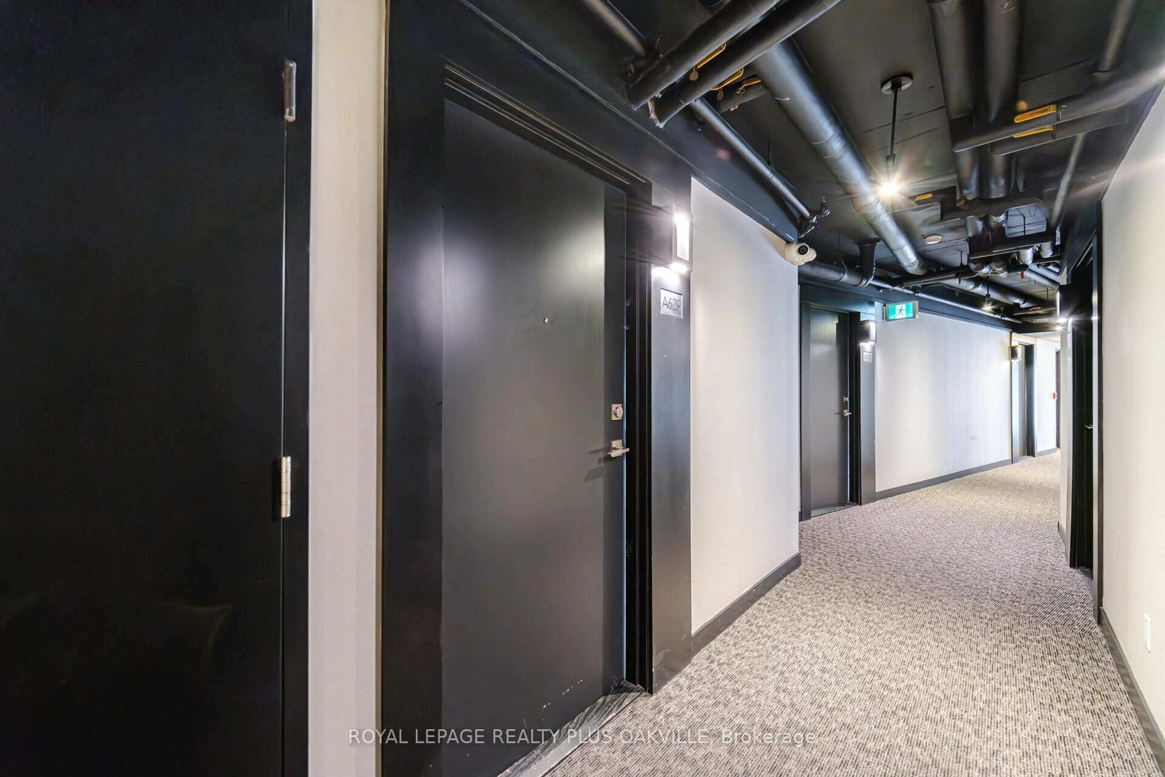 Indoor foyer for 5230 Dundas St #A629, Burlington Ontario L7L 0J5