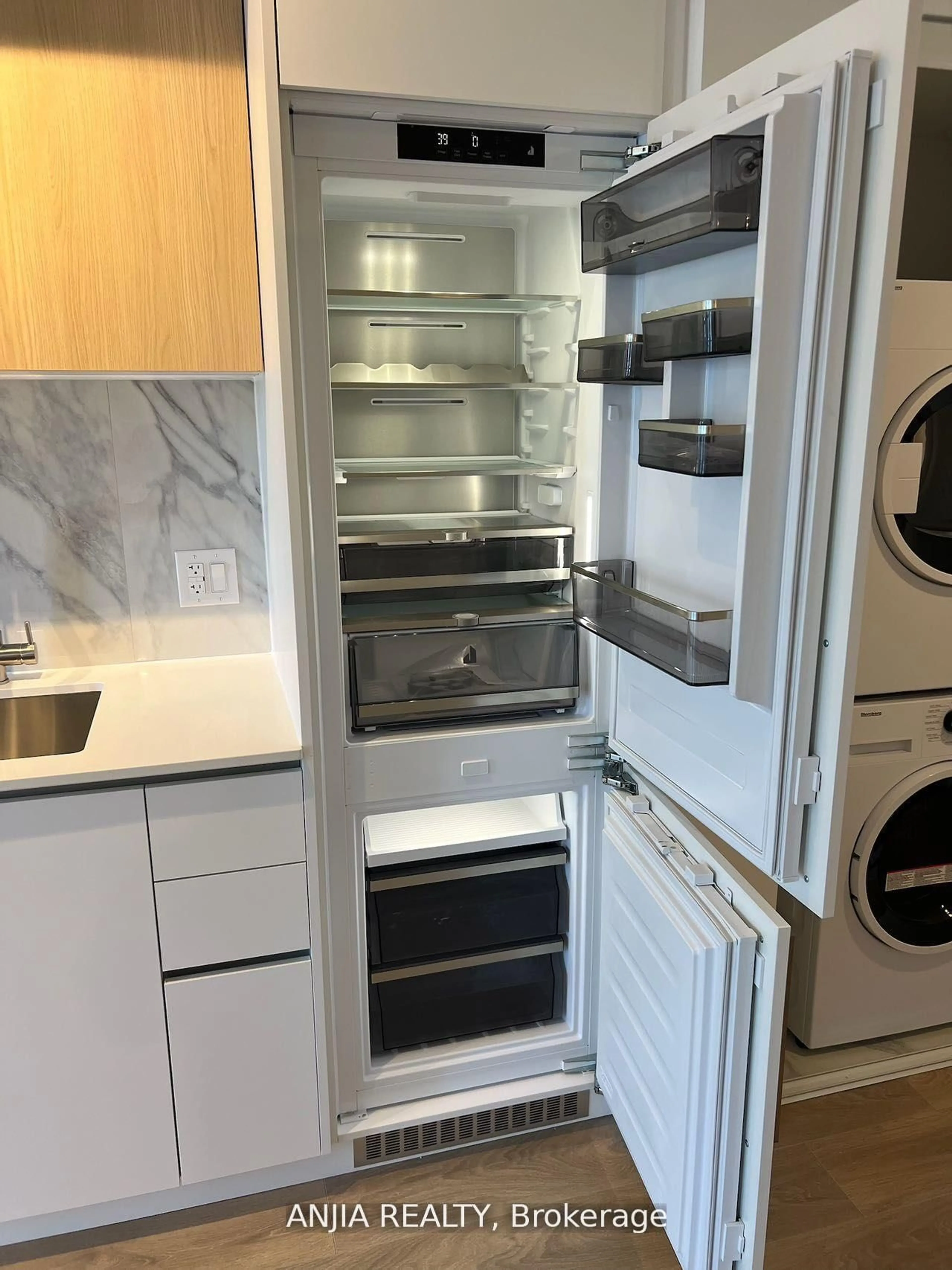 Unknown for 1100 Sheppard Ave #932, Toronto Ontario M3J 0H1