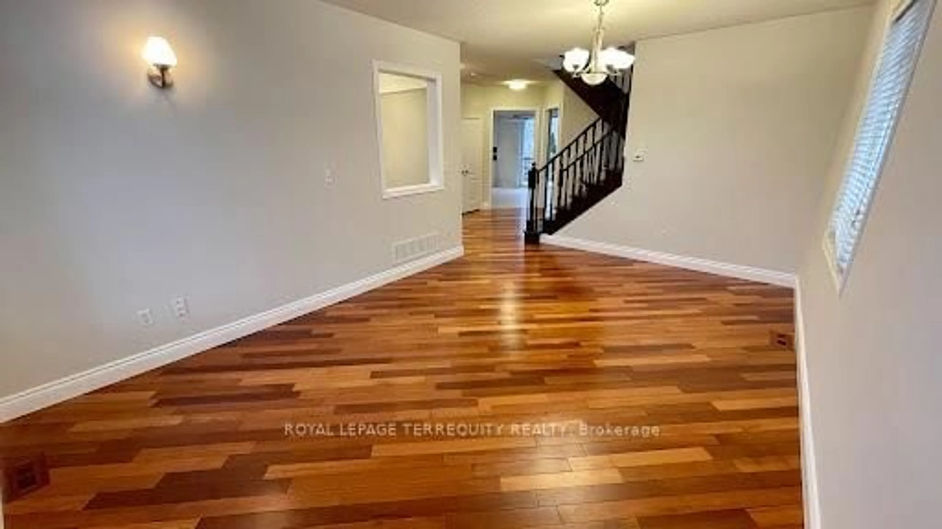 Unknown for 2089 Blackforest Cres, Oakville Ontario L6M 4T5