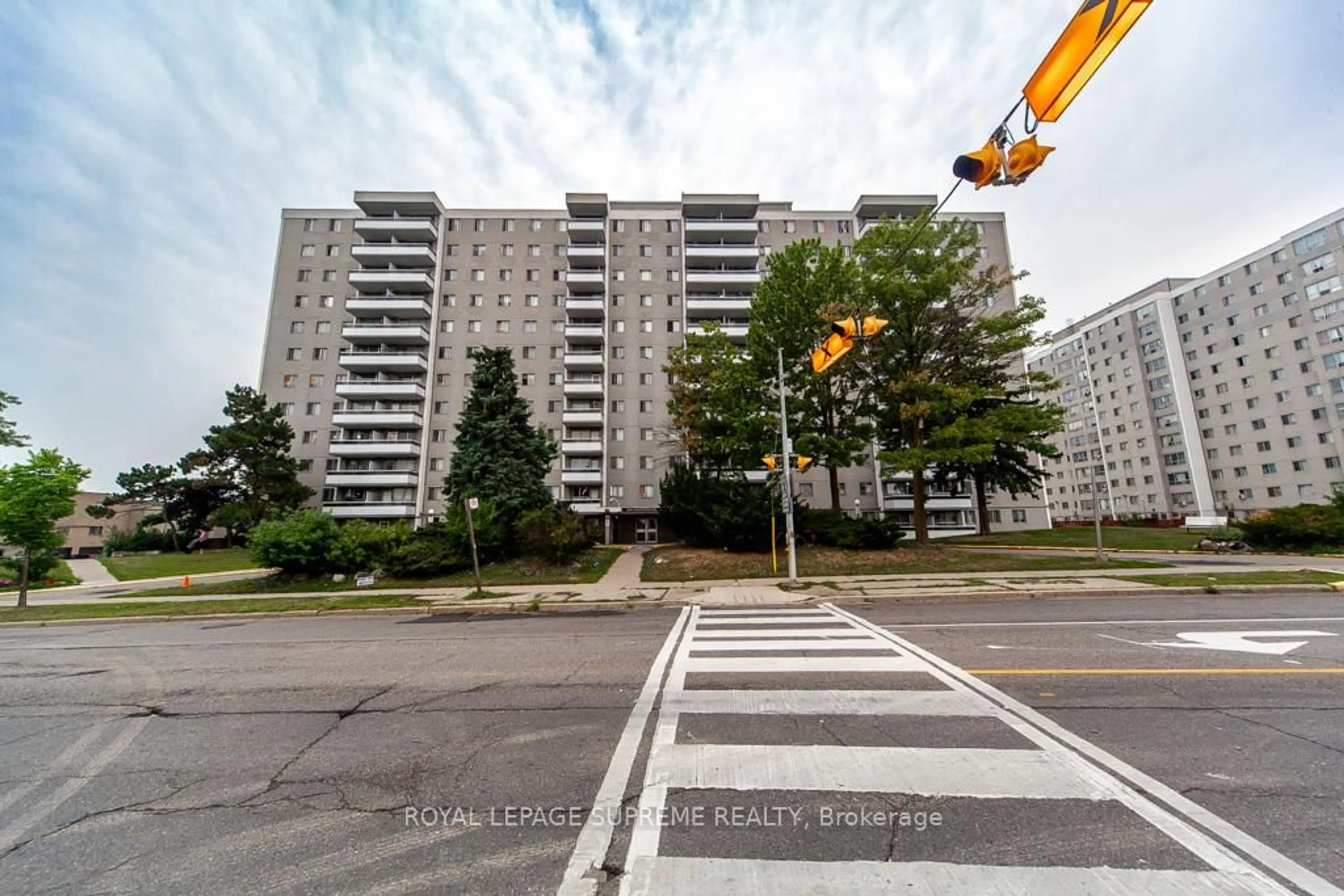 Unknown for 940 Caledonia Rd #908, Toronto Ontario M6B 3Y4