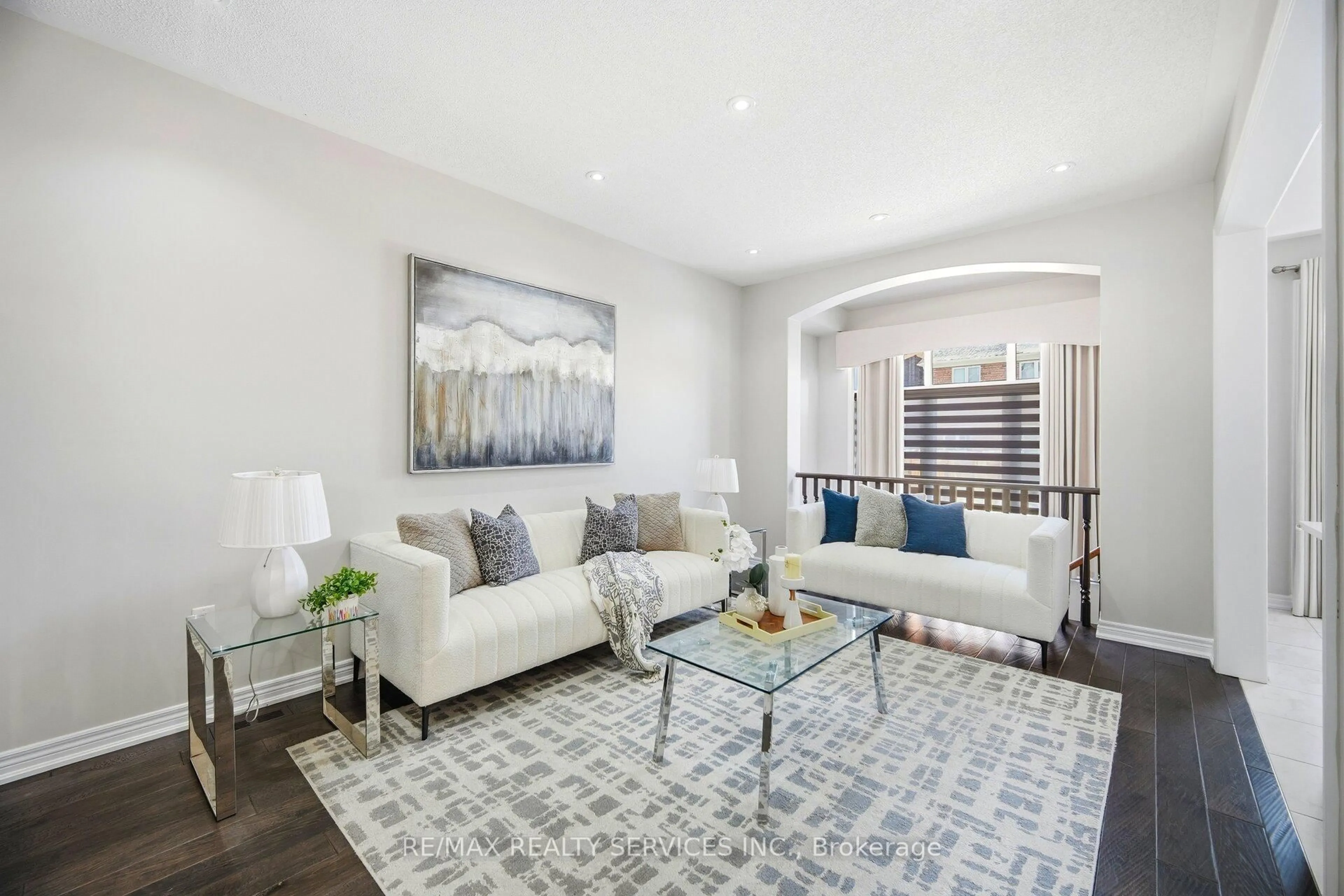 Living room with furniture, unknown for 5 Maple Cider St, Caledon Ontario L7C 3V2