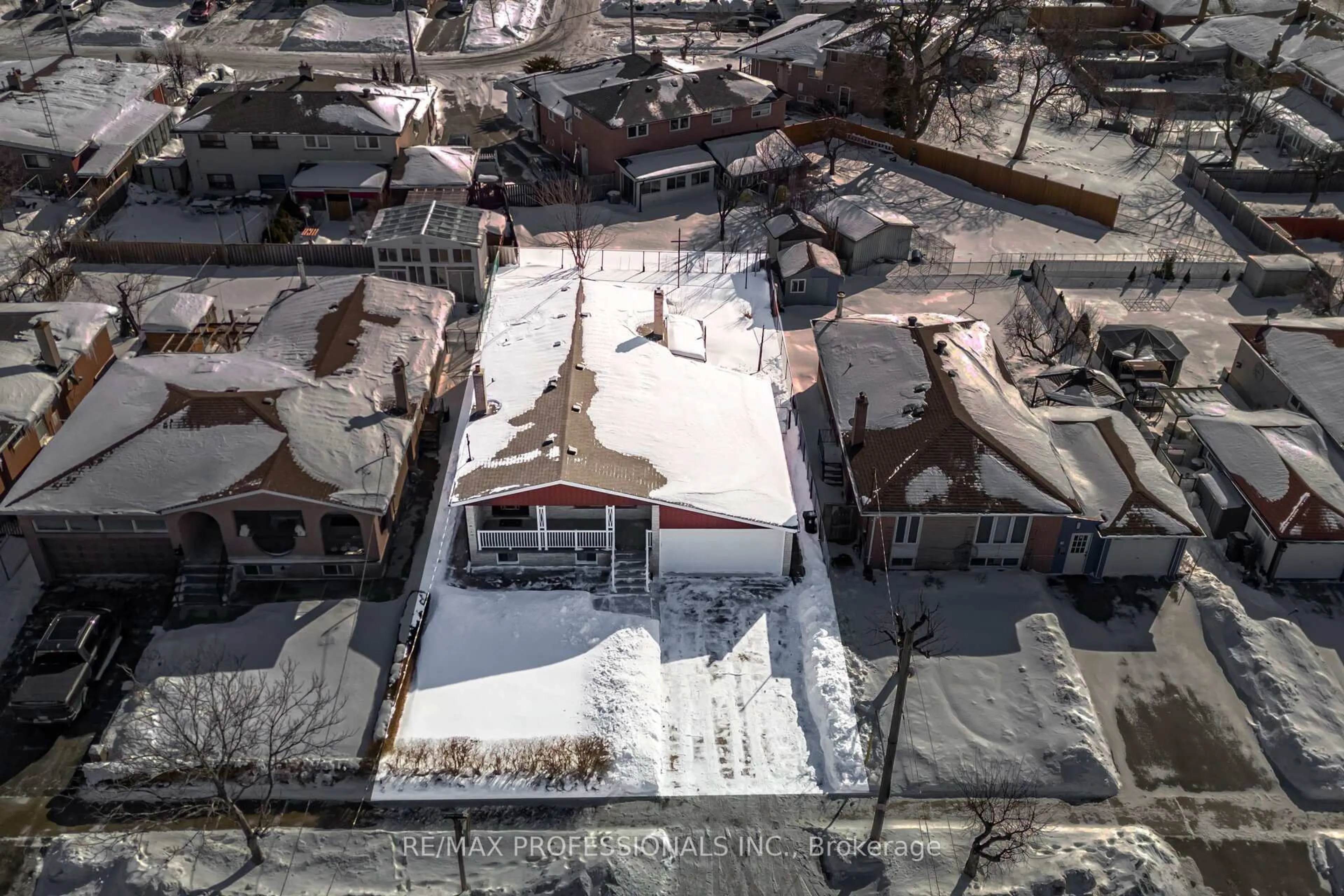 A pic from outside/outdoor area/front of a property/back of a property/a pic from drone, street for 83 Spenvalley Dr, Toronto Ontario M3L 1Z2