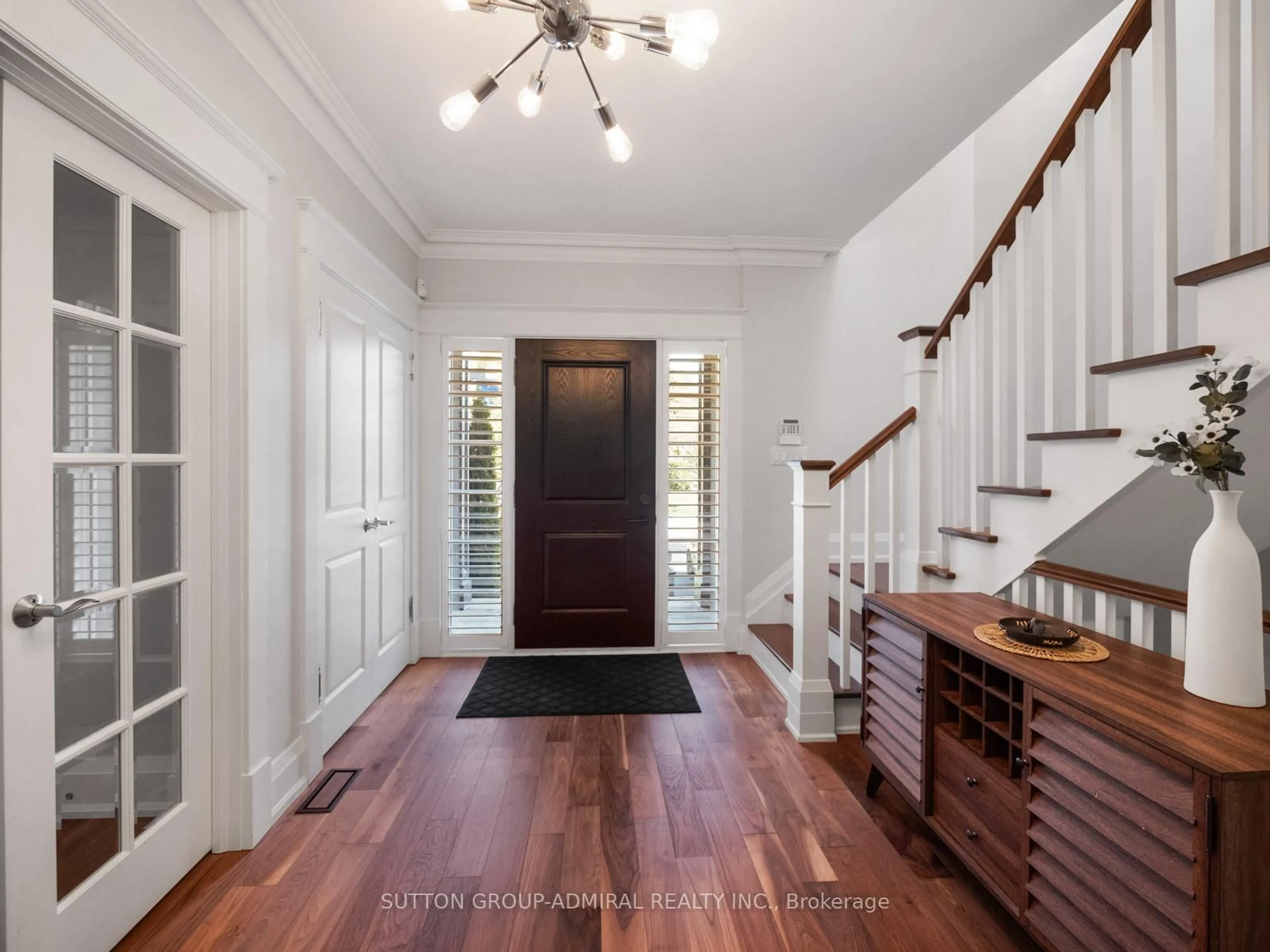 Indoor entryway for 26 Puckeridge Cres, Toronto Ontario M9B 3A2