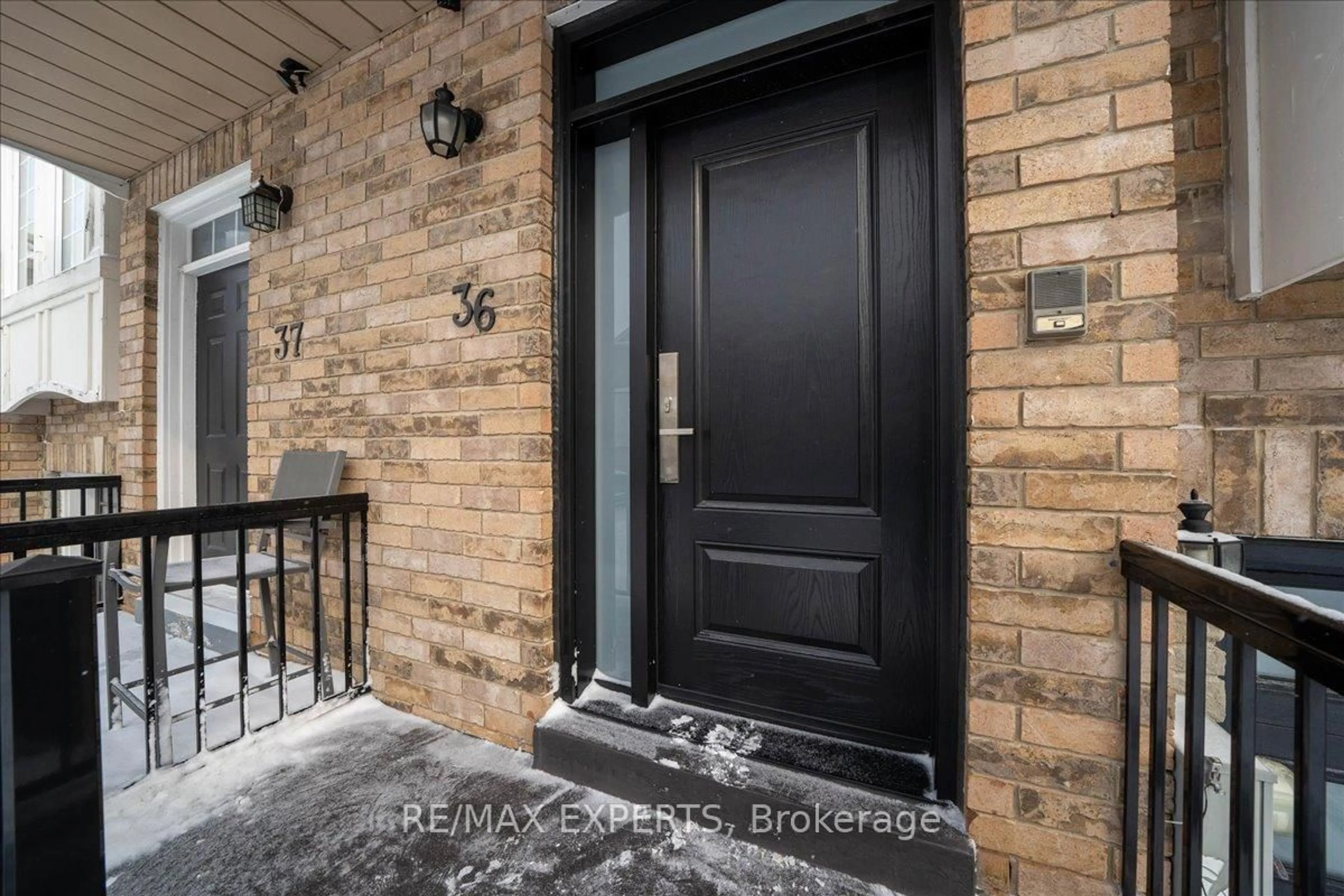 Indoor entryway for 60 Anthony Rd, Toronto Ontario M3K 1B3