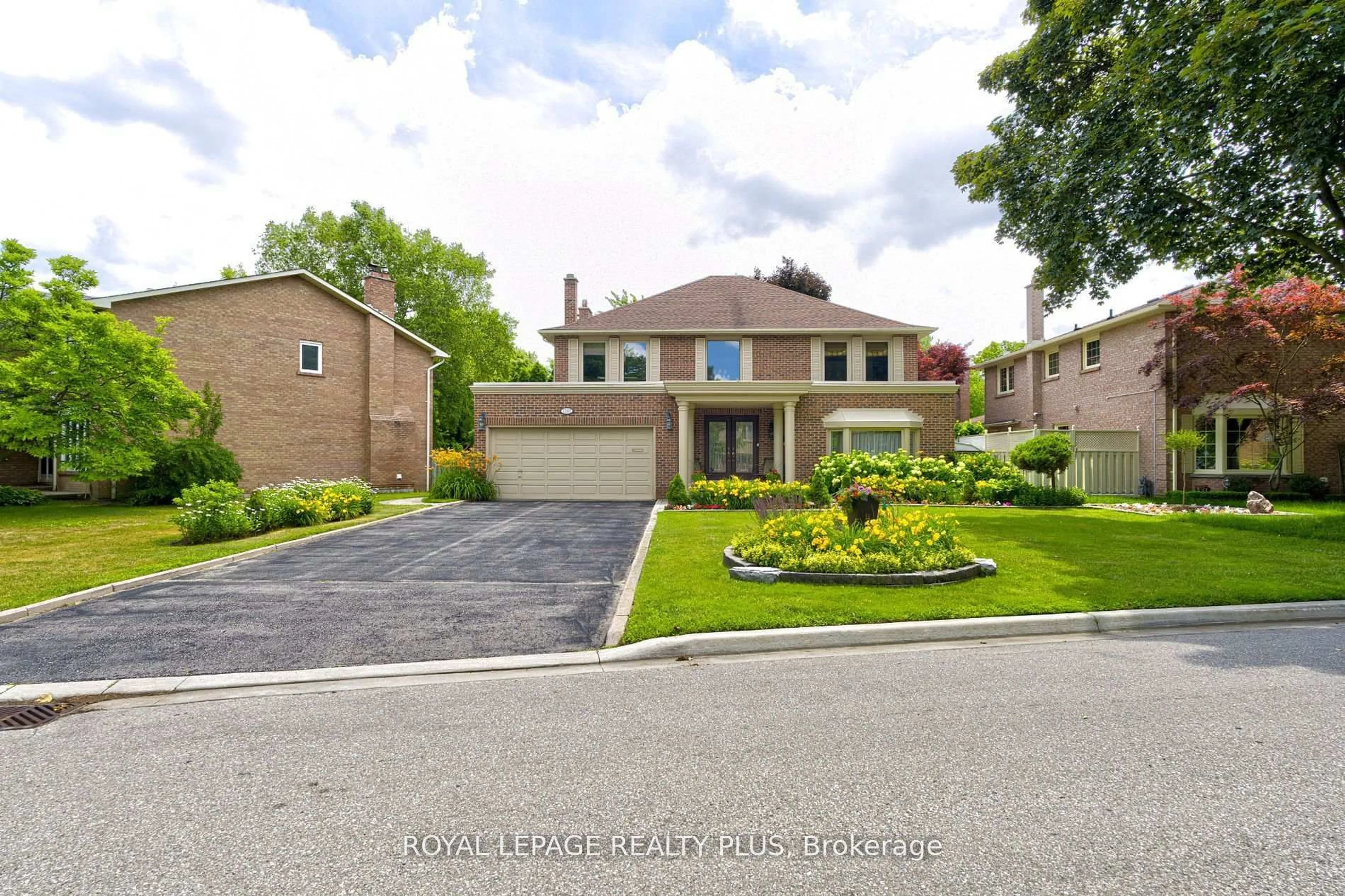 Home with brick exterior material, street for 1760 Featherston Crt, Mississauga Ontario L5L 3E3