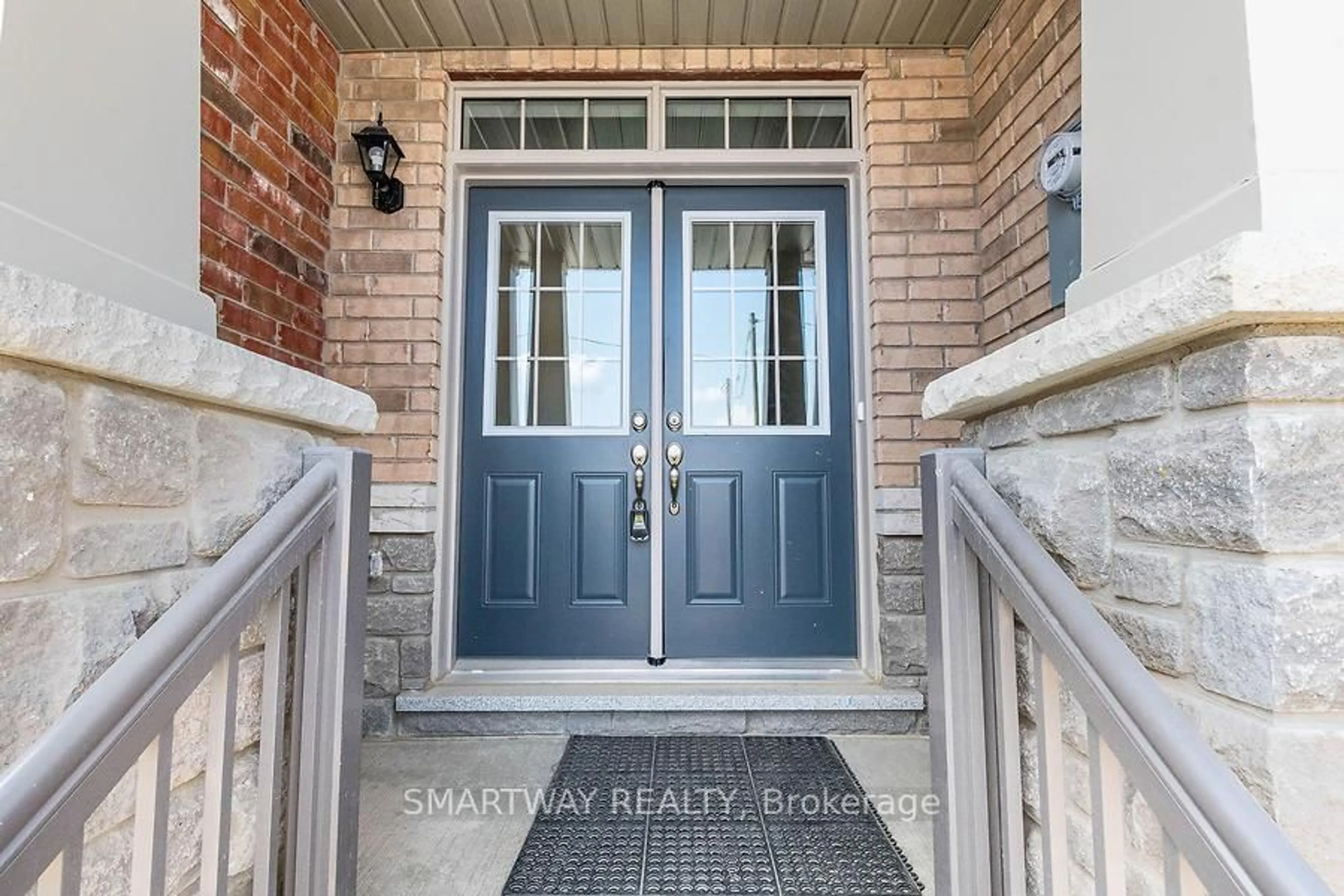 Indoor entryway for 7 Bushwood Tr, Brampton Ontario L7A 5J7