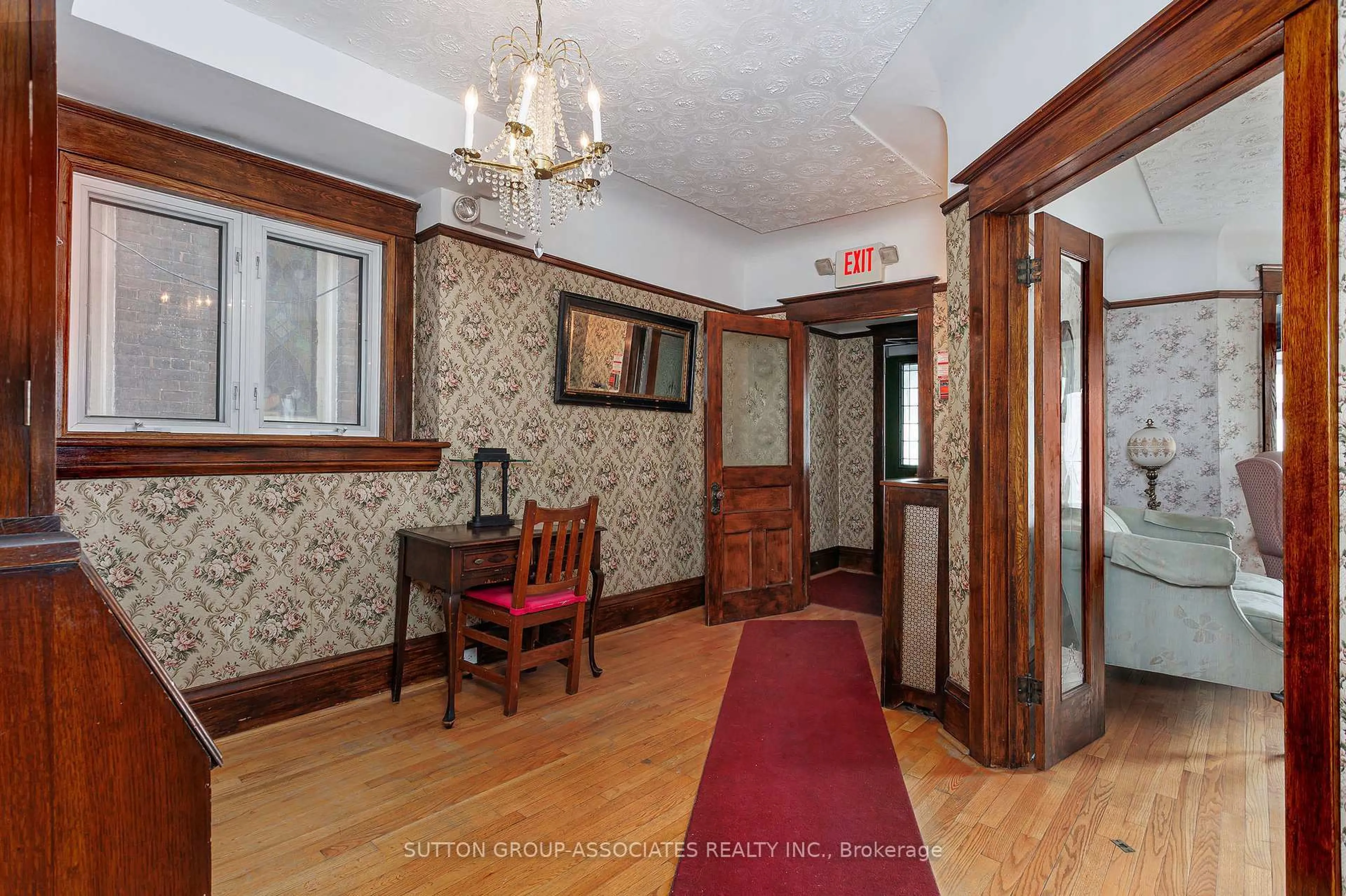 Indoor foyer for 1546 King St, Toronto Ontario M6K 1J6