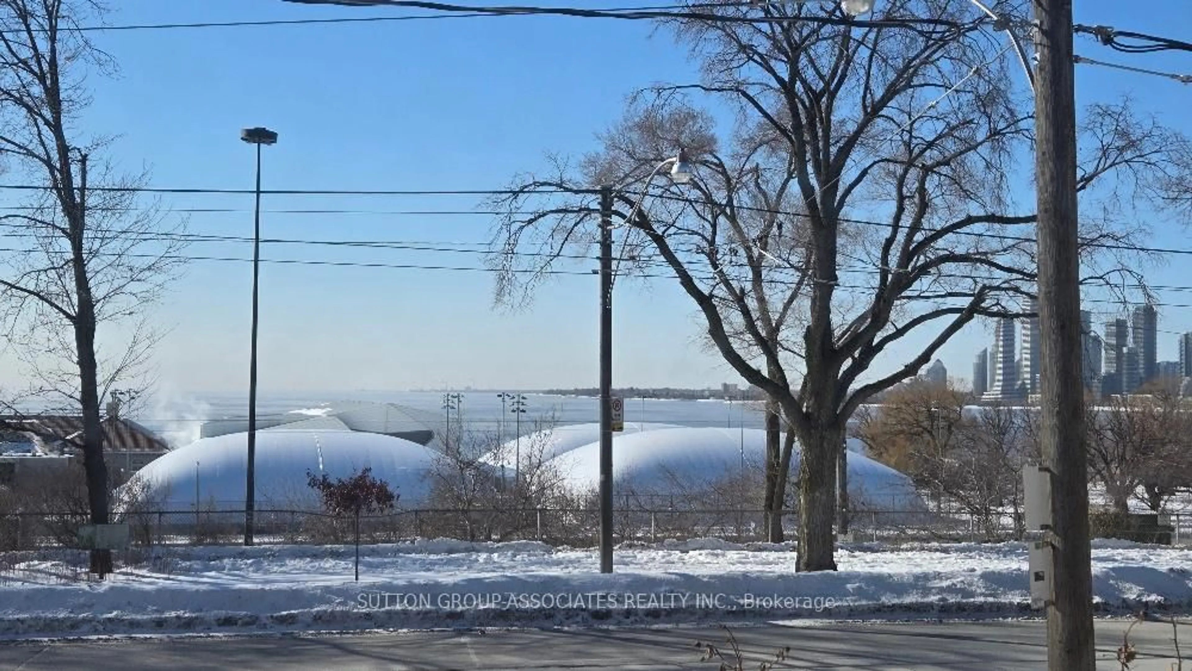 Blurry image for 1546 King St, Toronto Ontario M6K 1J6