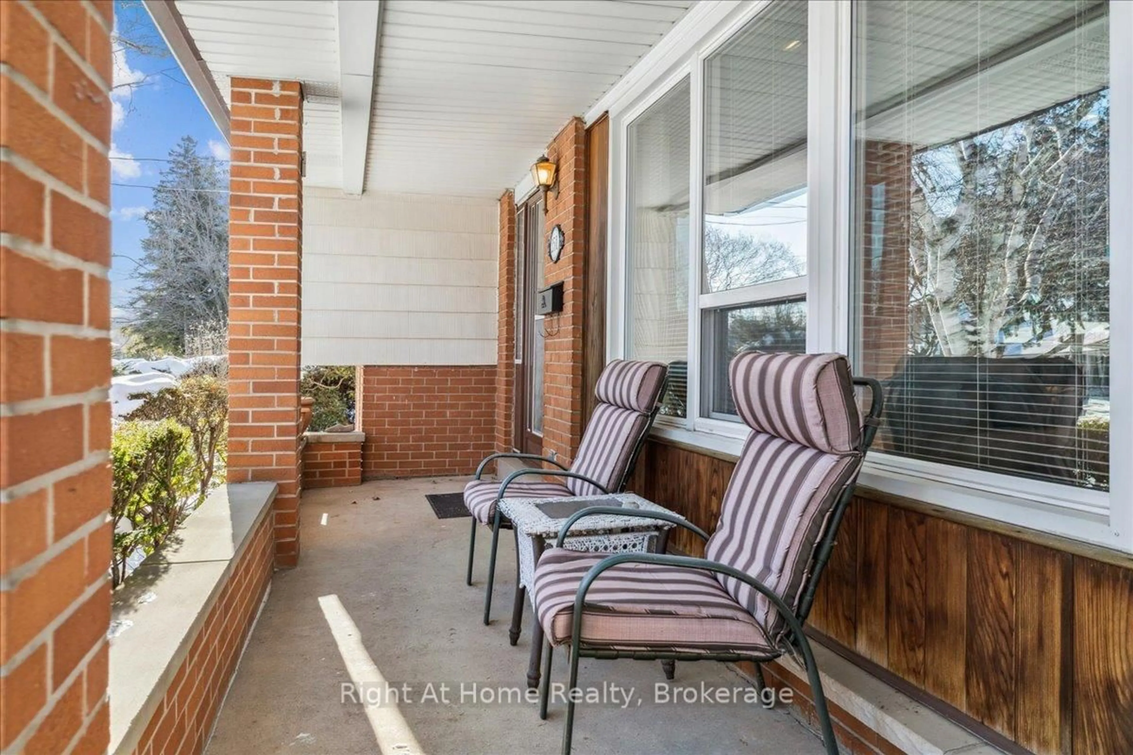 Patio, unknown for 251 Elmwood Rd, Oakville Ontario L6K 2A9