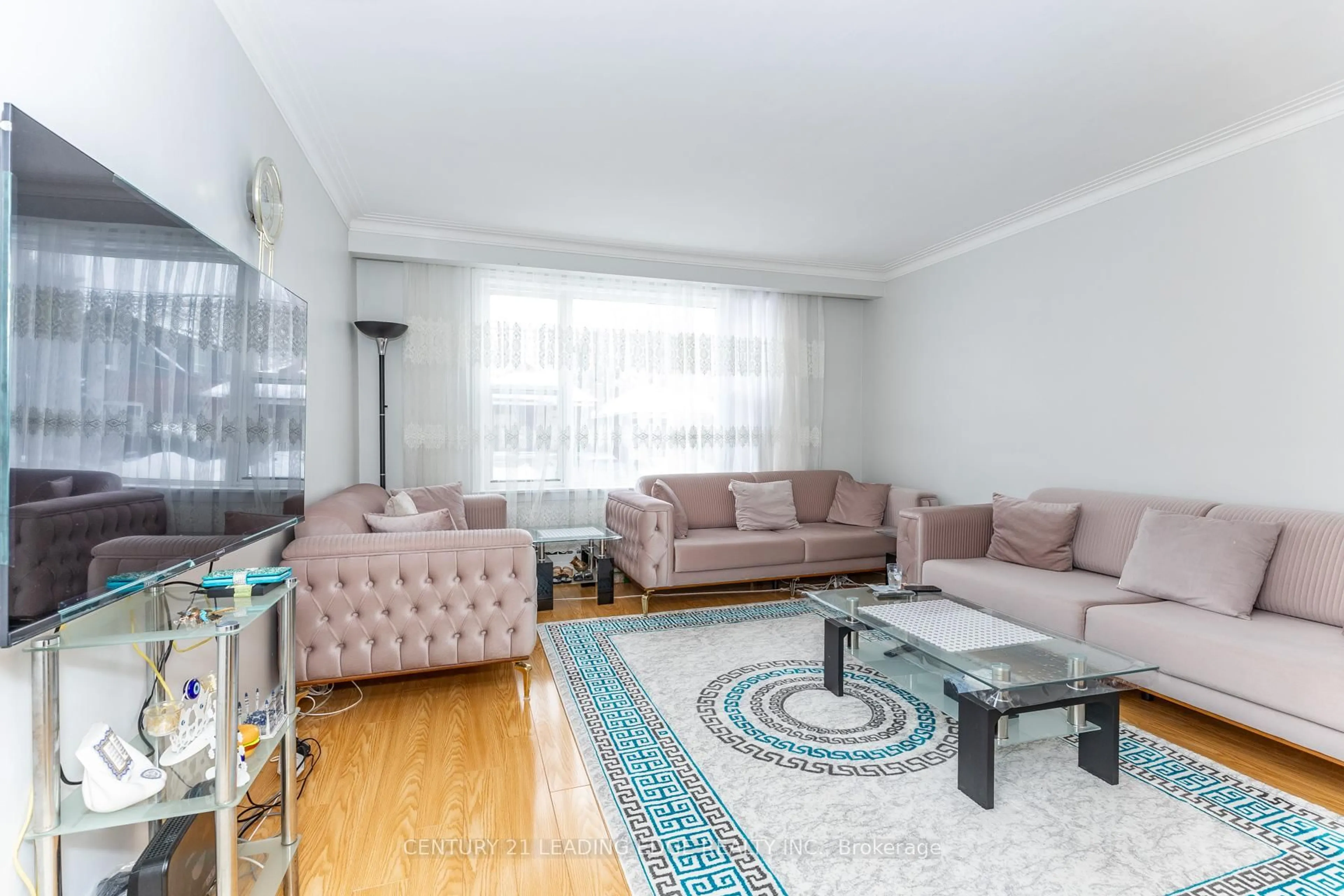 Living room with furniture, unknown for 62 Branstone Rd, Toronto Ontario M6E 4E4