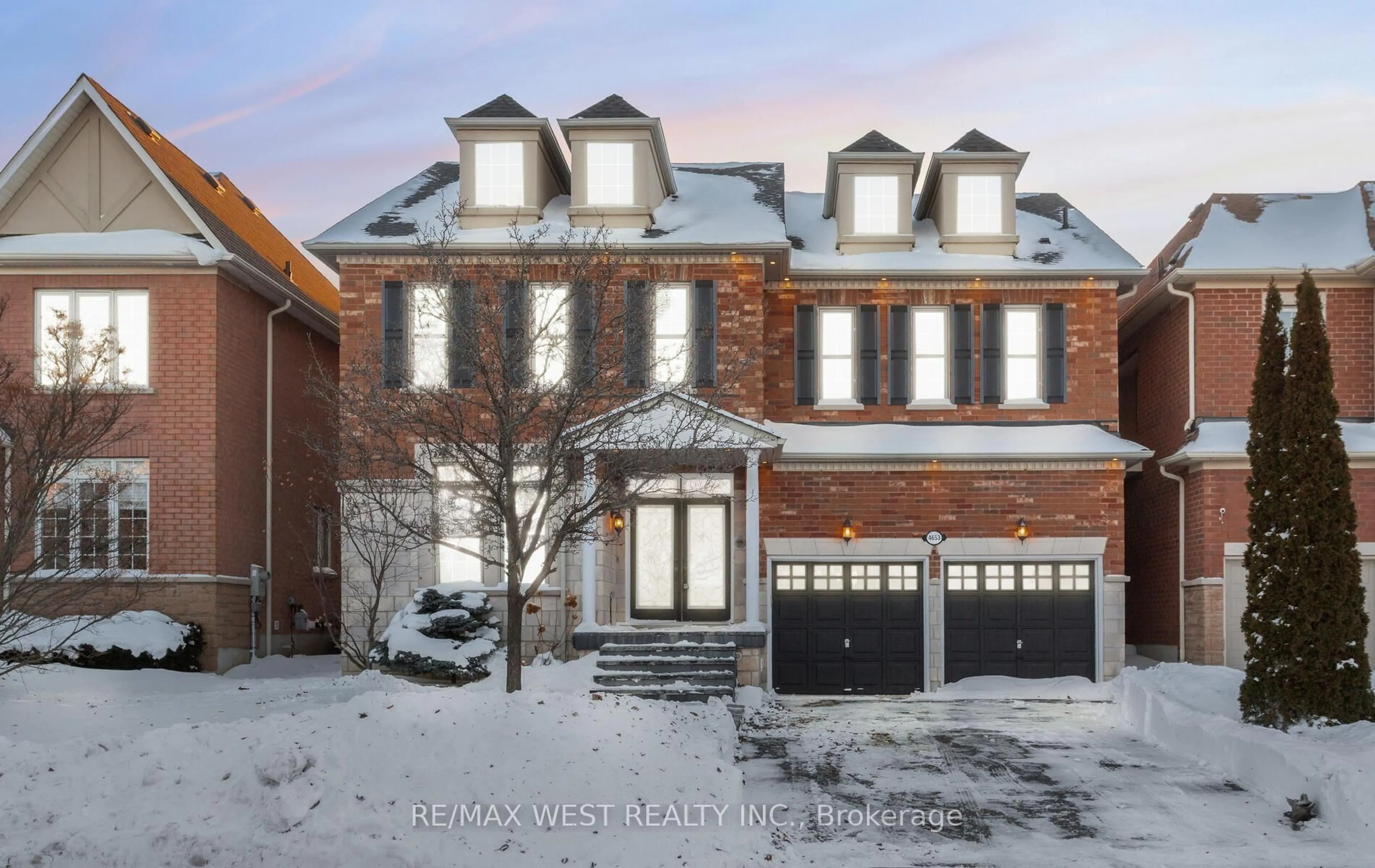 Home with brick exterior material, street for 4653 Colombo Cres, Mississauga Ontario L5M 7R2