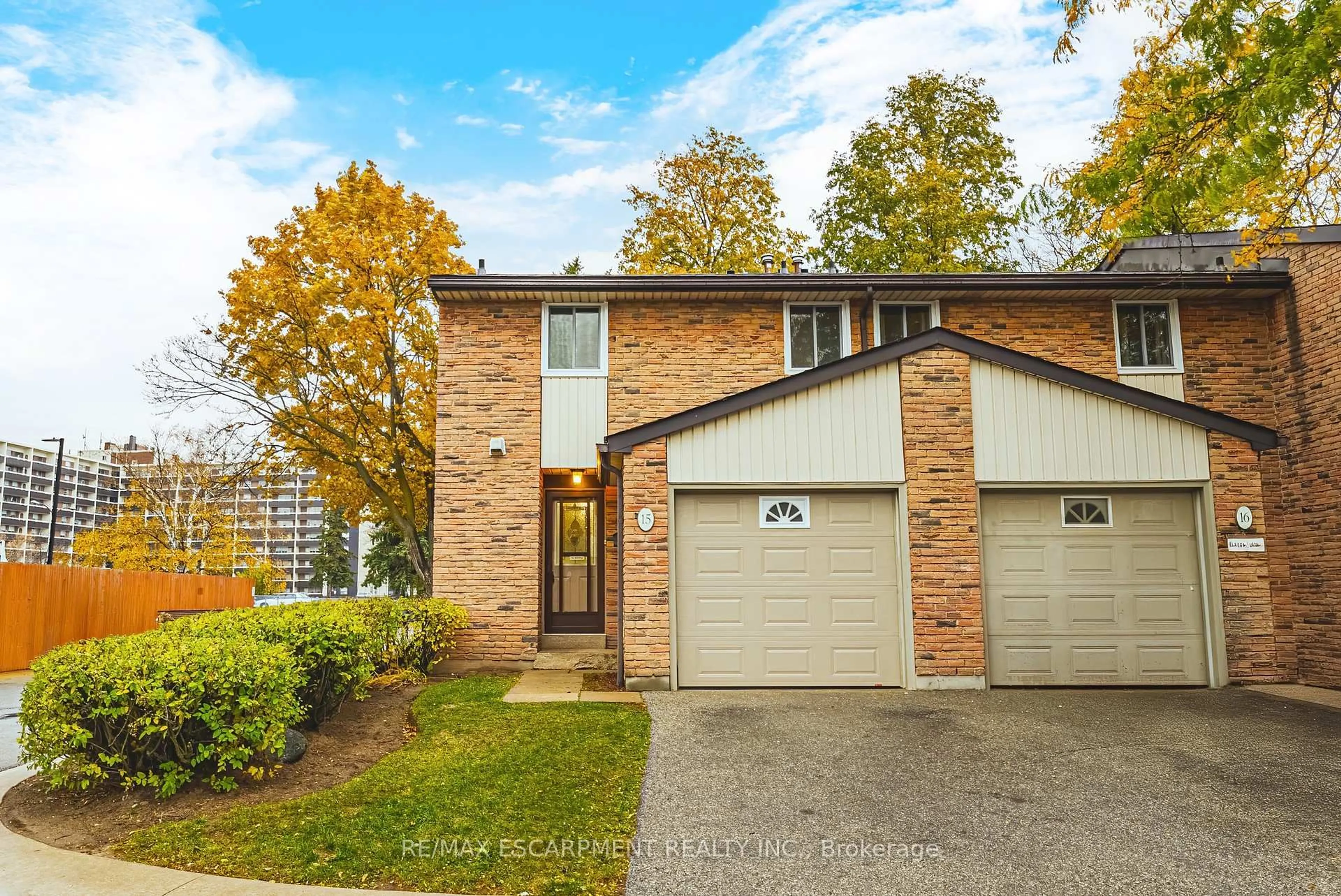 Home with brick exterior material, street for 660 Oxford Rd #15, Burlington Ontario L7N 3M1