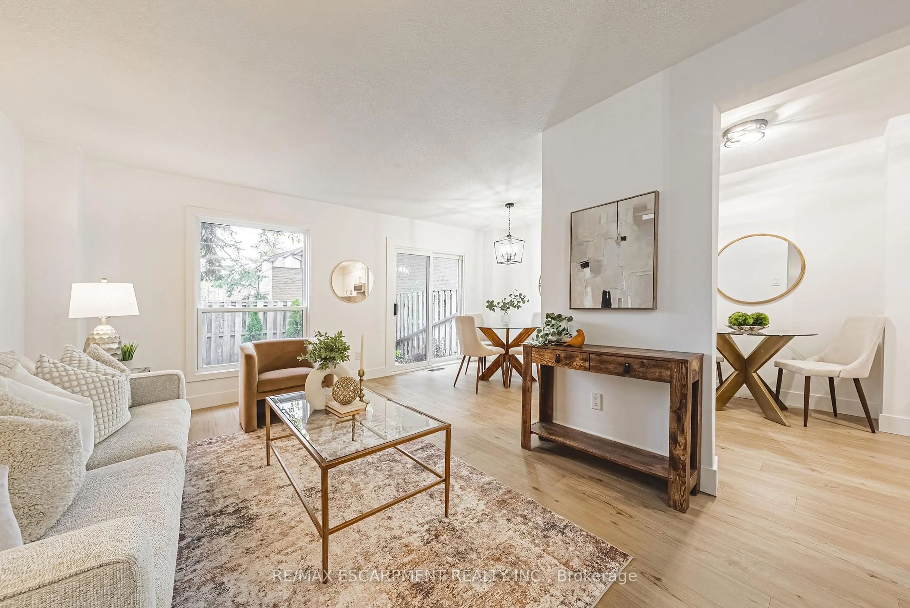 Living room with furniture, unknown for 660 Oxford Rd #15, Burlington Ontario L7N 3M1