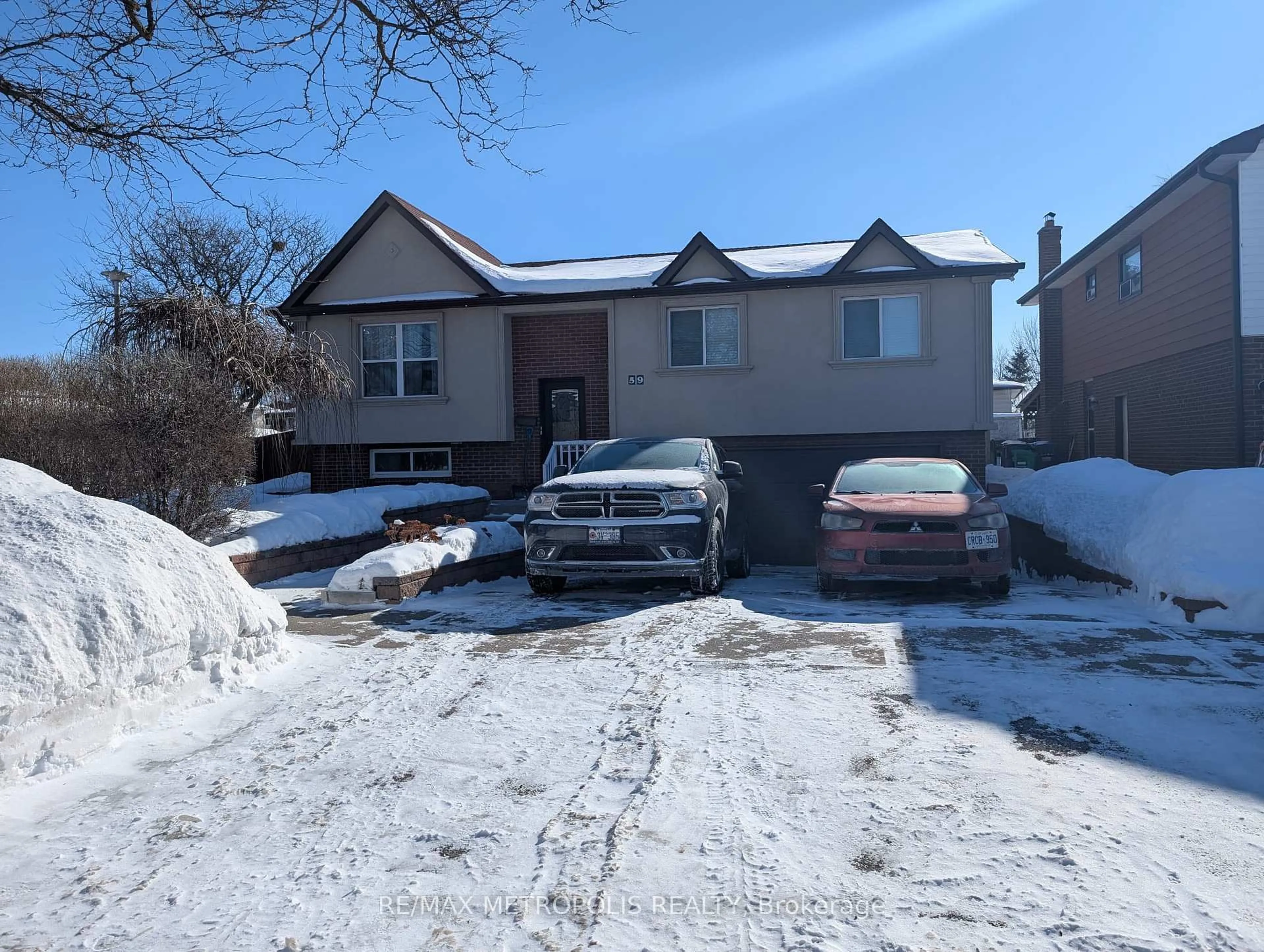 A pic from outside/outdoor area/front of a property/back of a property/a pic from drone, street for 59 Abell Dr, Brampton Ontario L6V 2W1