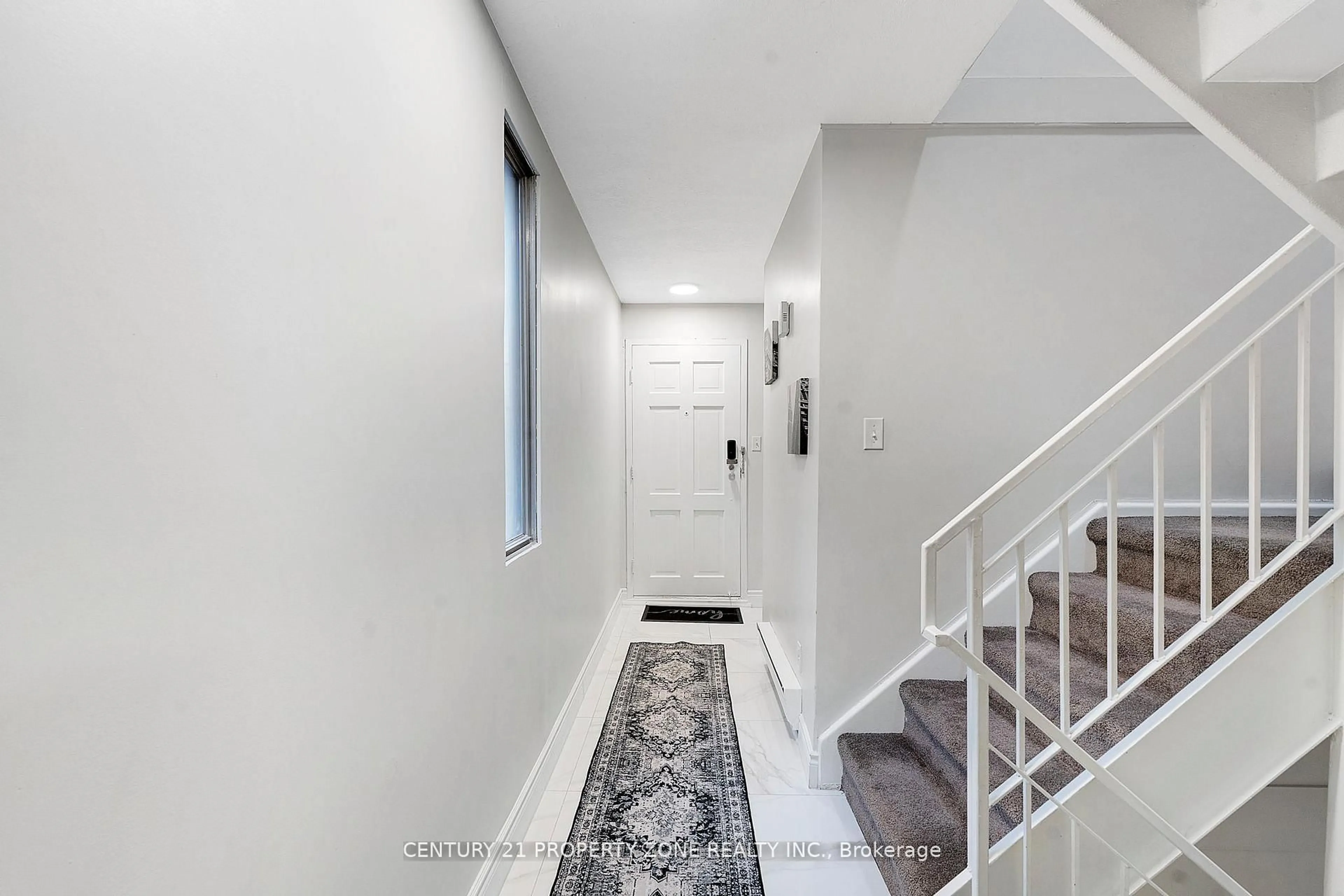 Indoor entryway for 1250 Mississauga Valley Blvd #152, Mississauga Ontario L5A 3R6