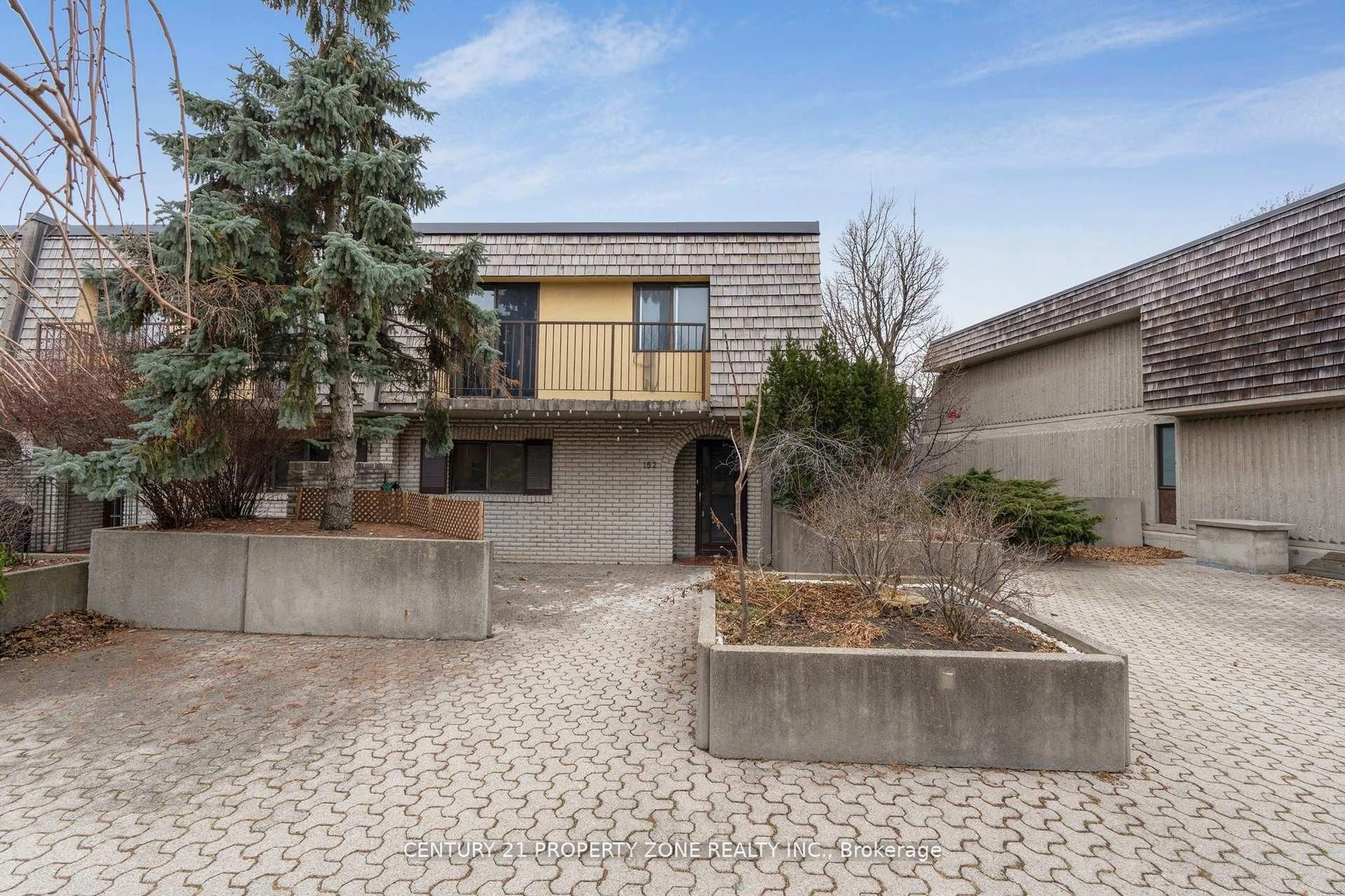 Home with brick exterior material, street for 1250 Mississauga Valley Blvd #152, Mississauga Ontario L5A 3R6