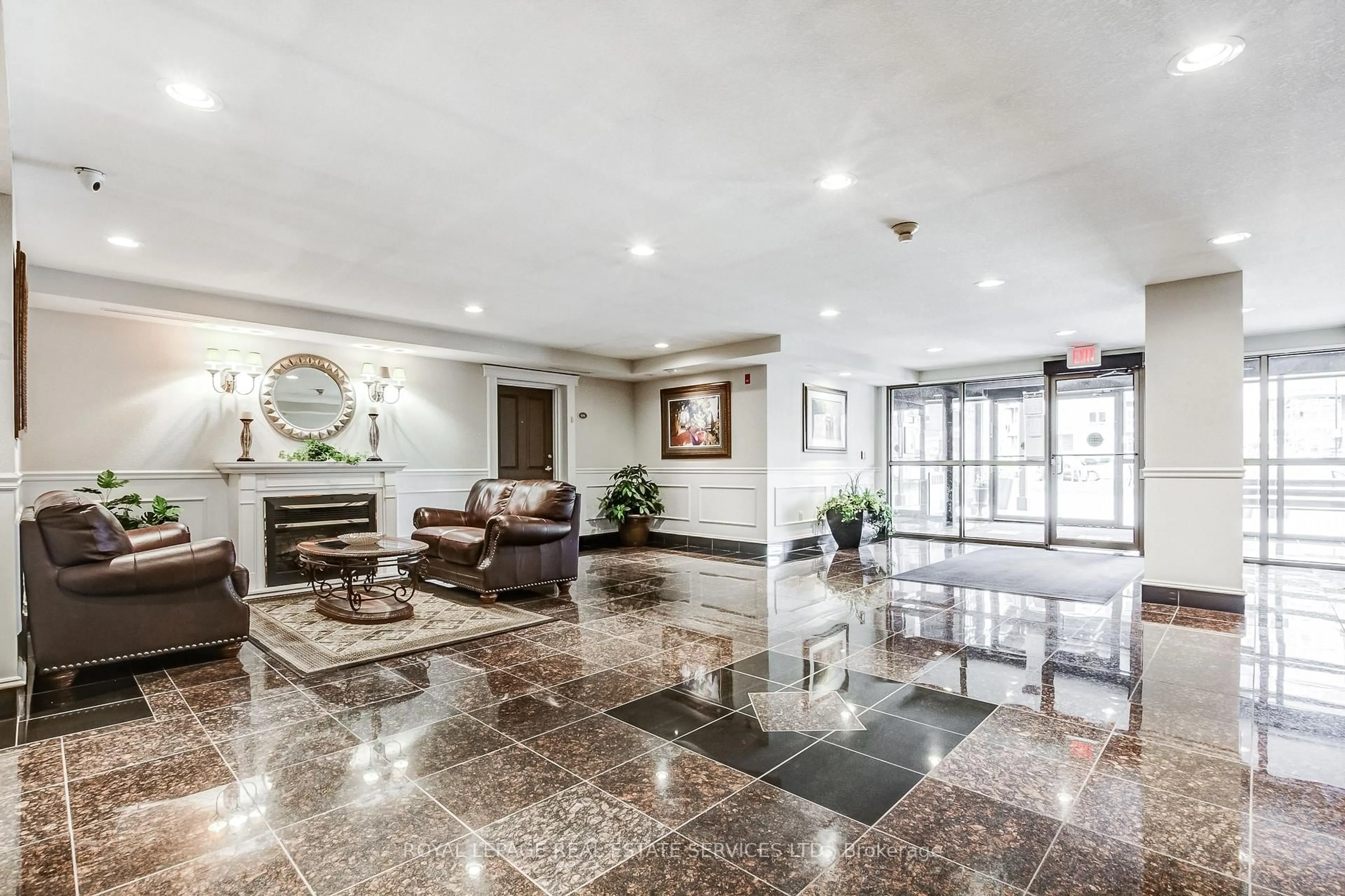 Lobby for 1998 Ironstone Dr #713, Burlington Ontario L7L 7P7