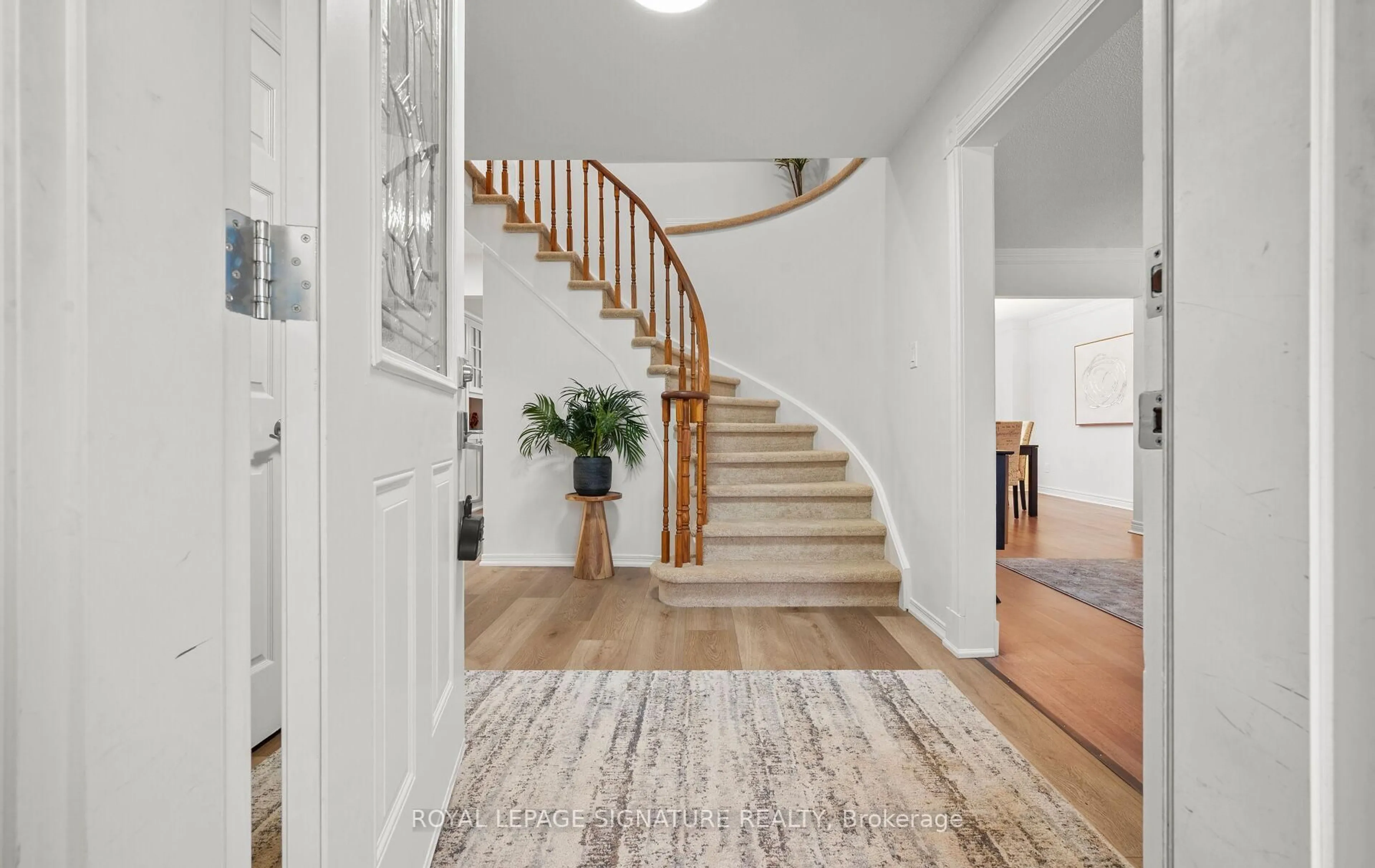 Unknown for 2035 Folkway Dr, Mississauga Ontario L5L 3G3