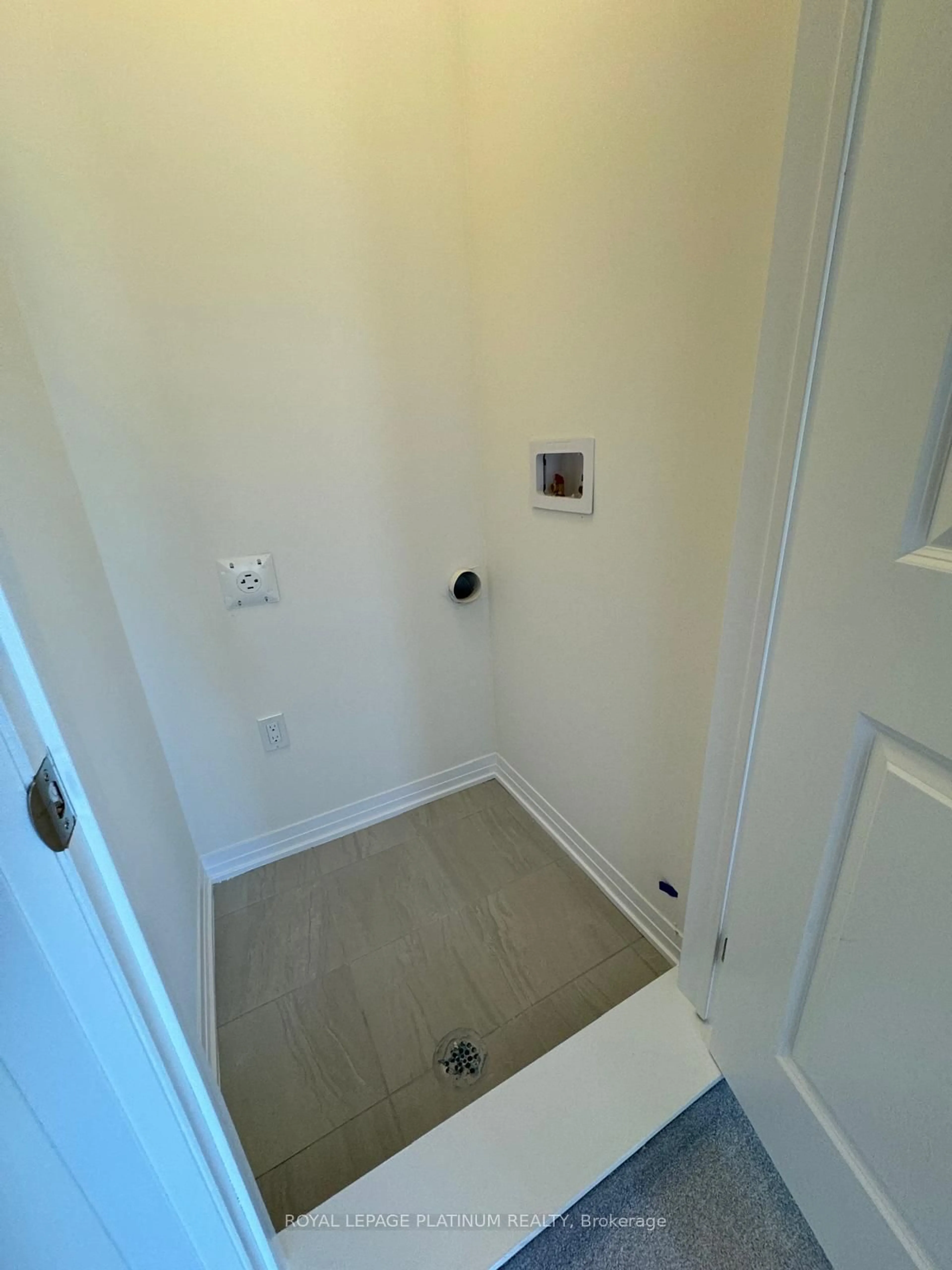 A pic of a room for 15 Fieldridge Cres #3, Brampton Ontario L6R 0A7