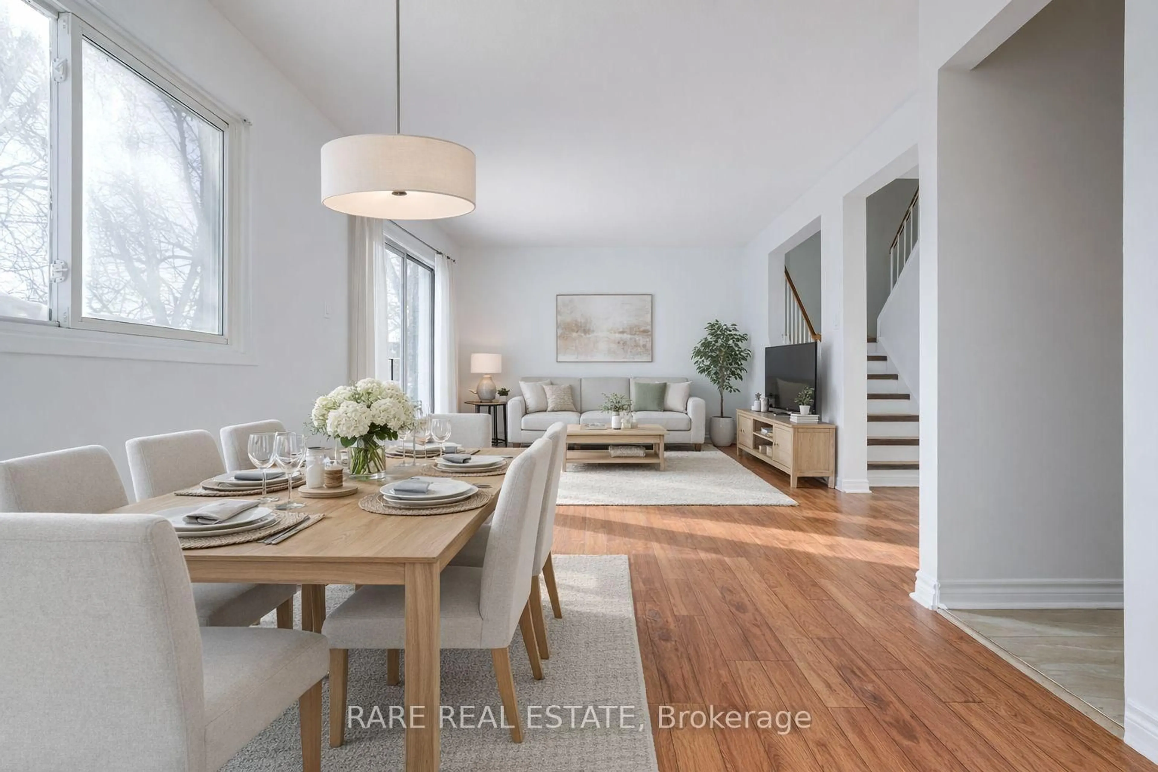 Open concept kitchen, wood/laminate floor for 2 Greenhills Sq, Brampton Ontario L6S 2J4