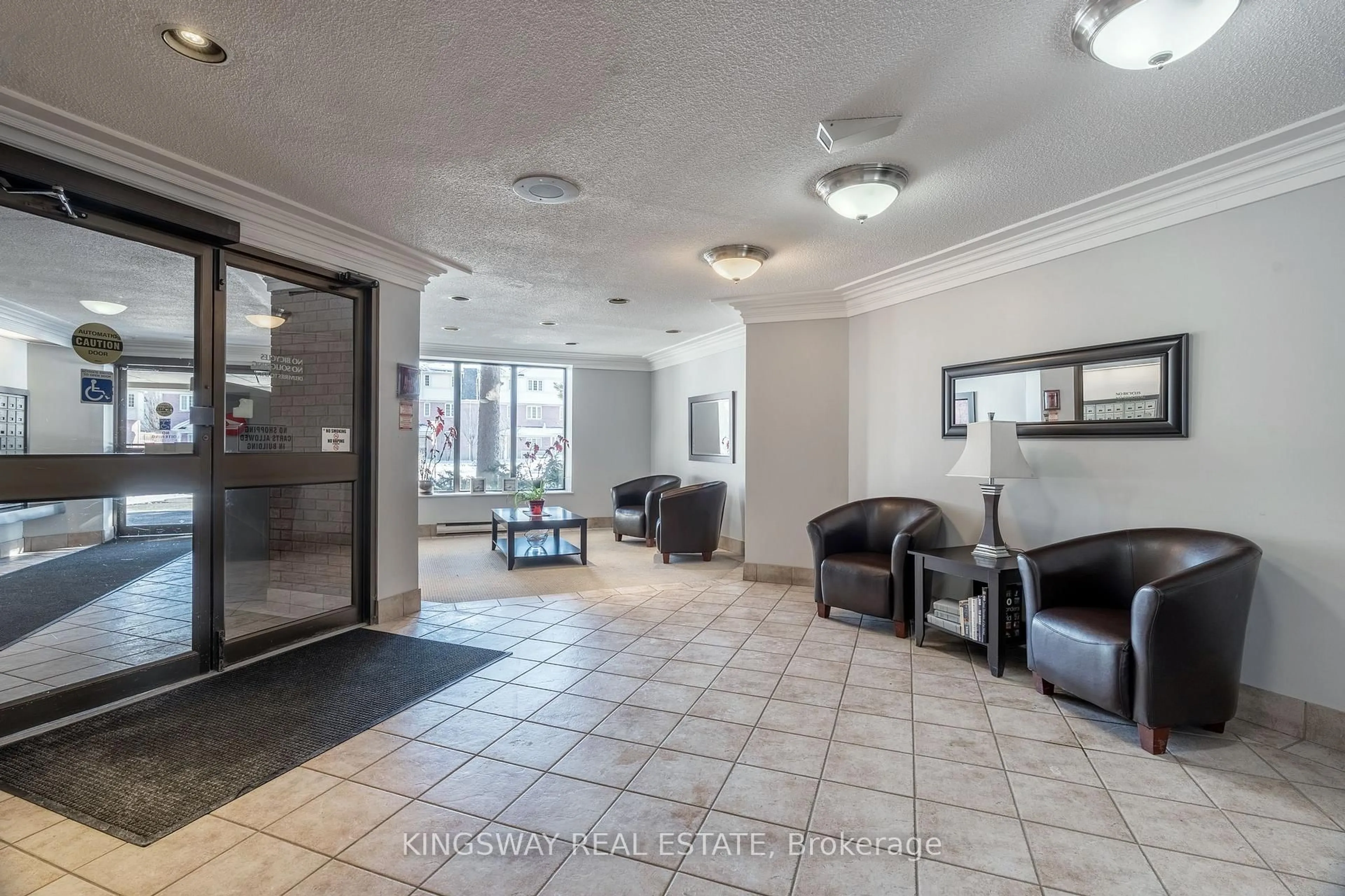 Lobby for 6720 Glen Erin Dr #503, Mississauga Ontario L5N 3K8