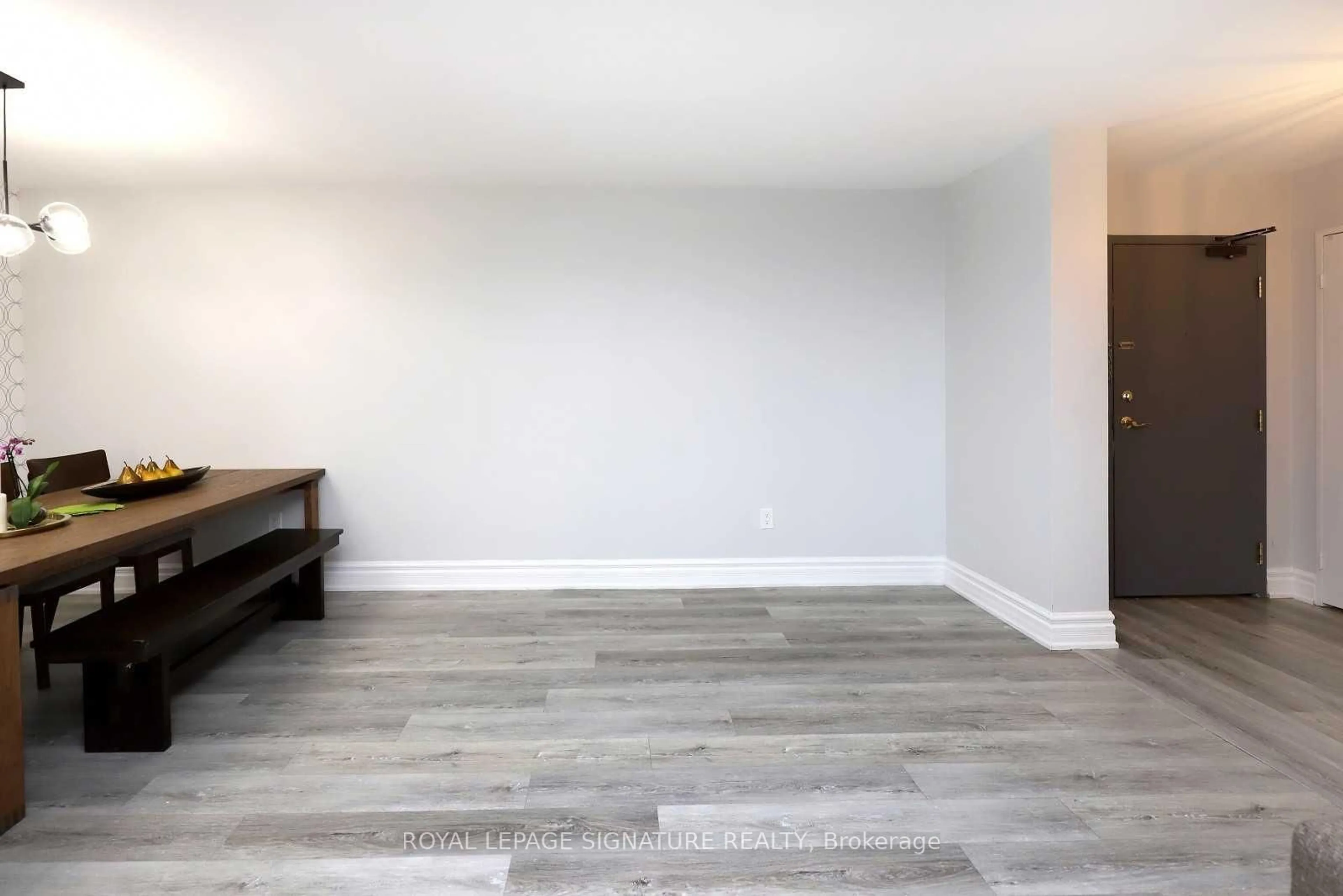 A pic of a room for 100 County Court Blvd #1101, Brampton Ontario L6W 3X1