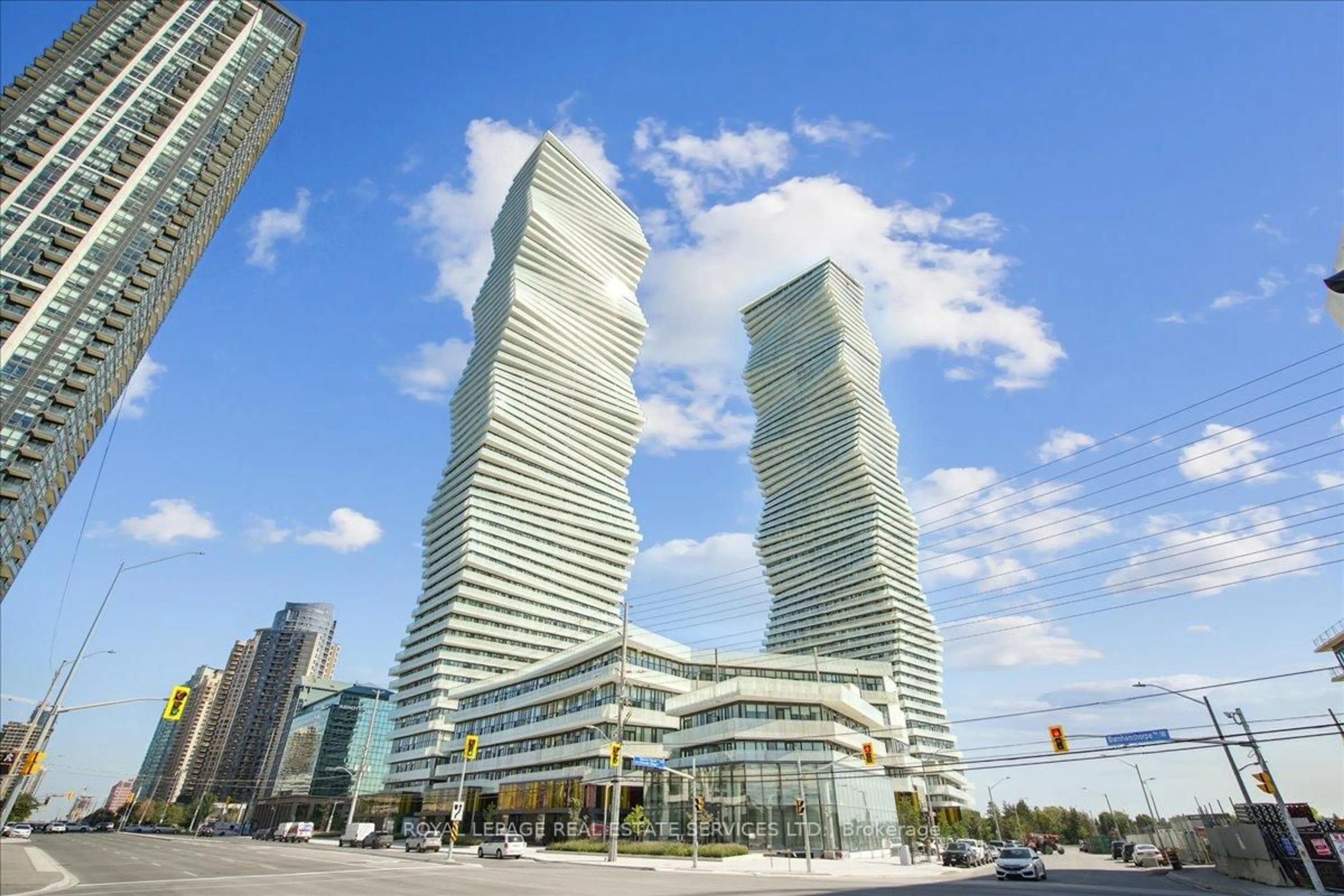 Indoor foyer for 3900 Confederation Pkwy #4301, Mississauga Ontario L5B 0M3