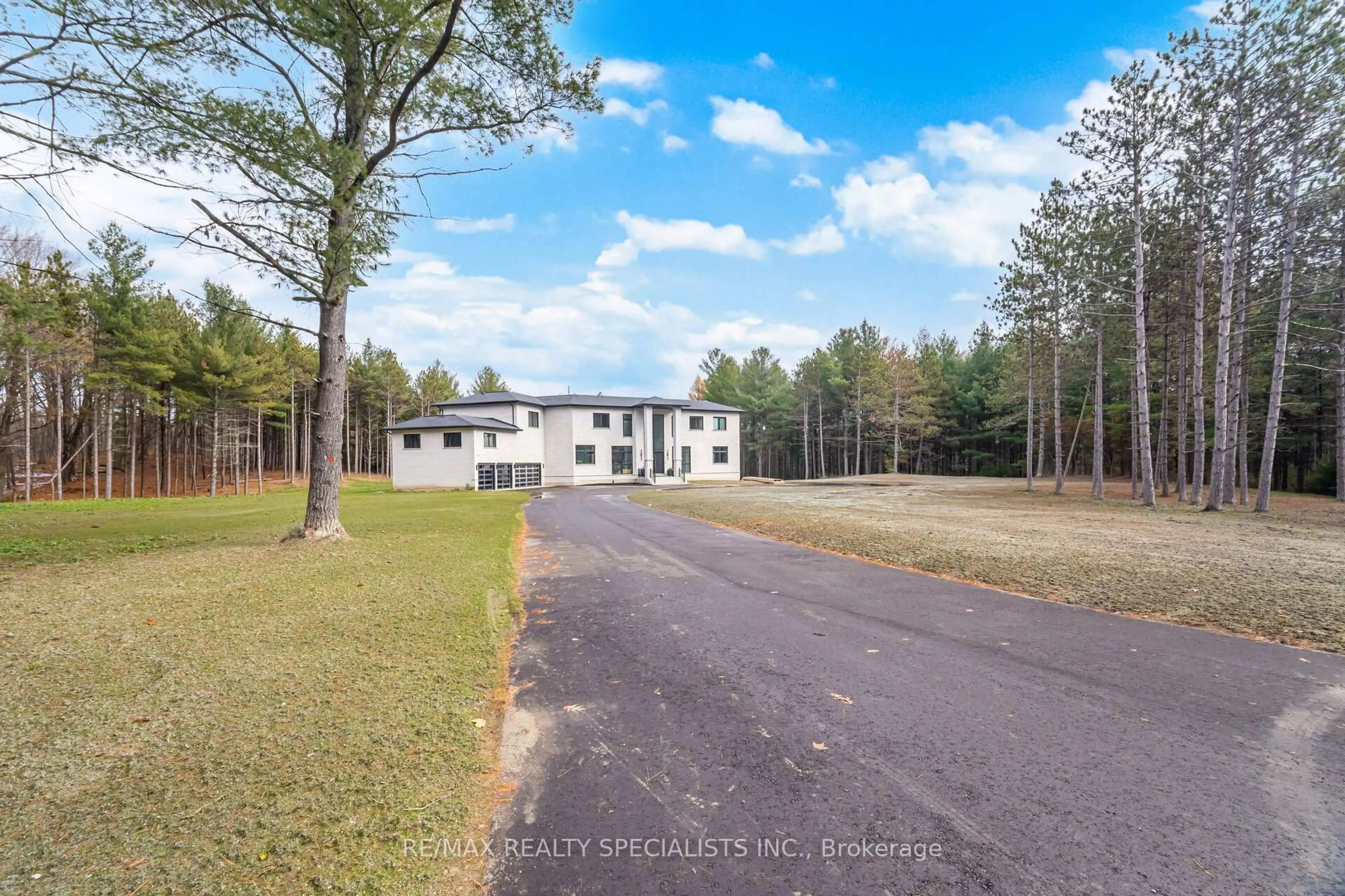 A pic from outside/outdoor area/front of a property/back of a property/a pic from drone, street for 18785 The Gore Rd, Caledon Ontario L7E 0X9