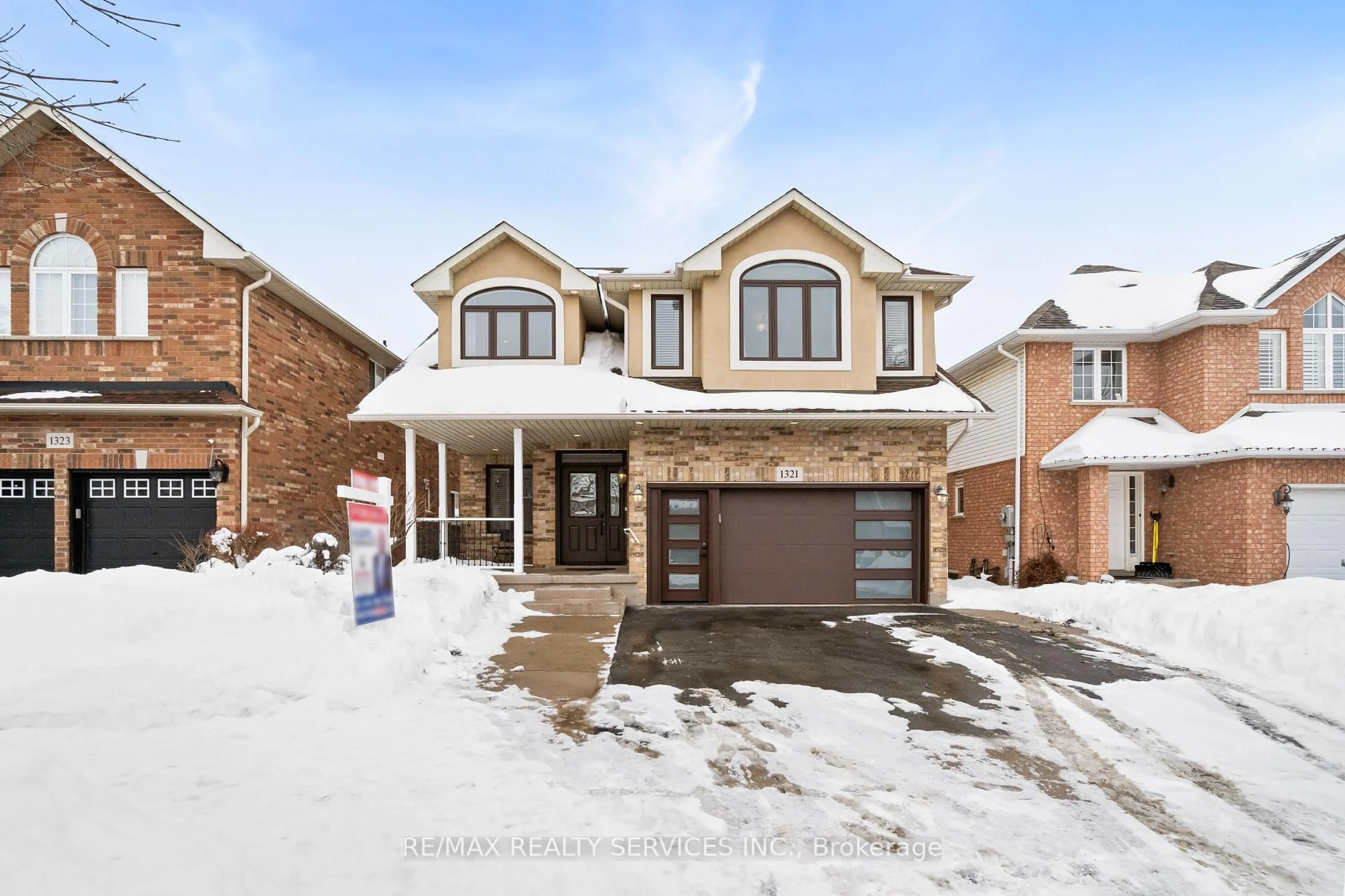 Home with brick exterior material, street for 1321 Inglehart Dr, Burlington Ontario L7M 4Z3