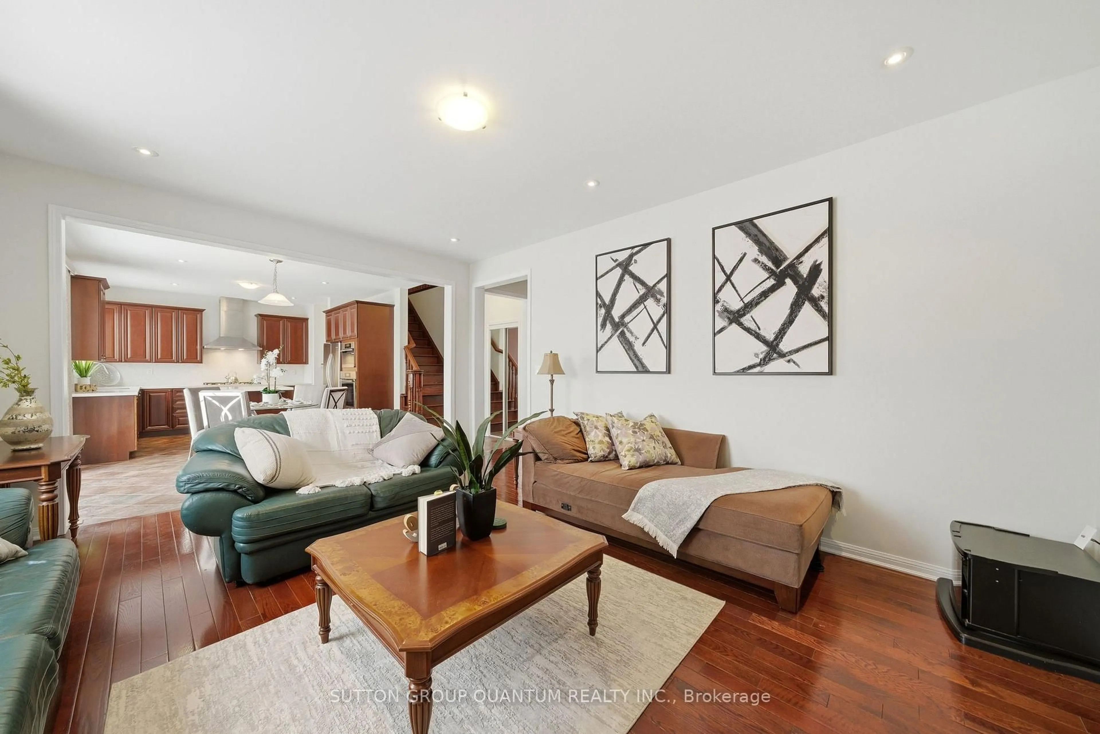 Living room with furniture, unknown for 866 Cousens Terr, Milton Ontario L9T 0E3