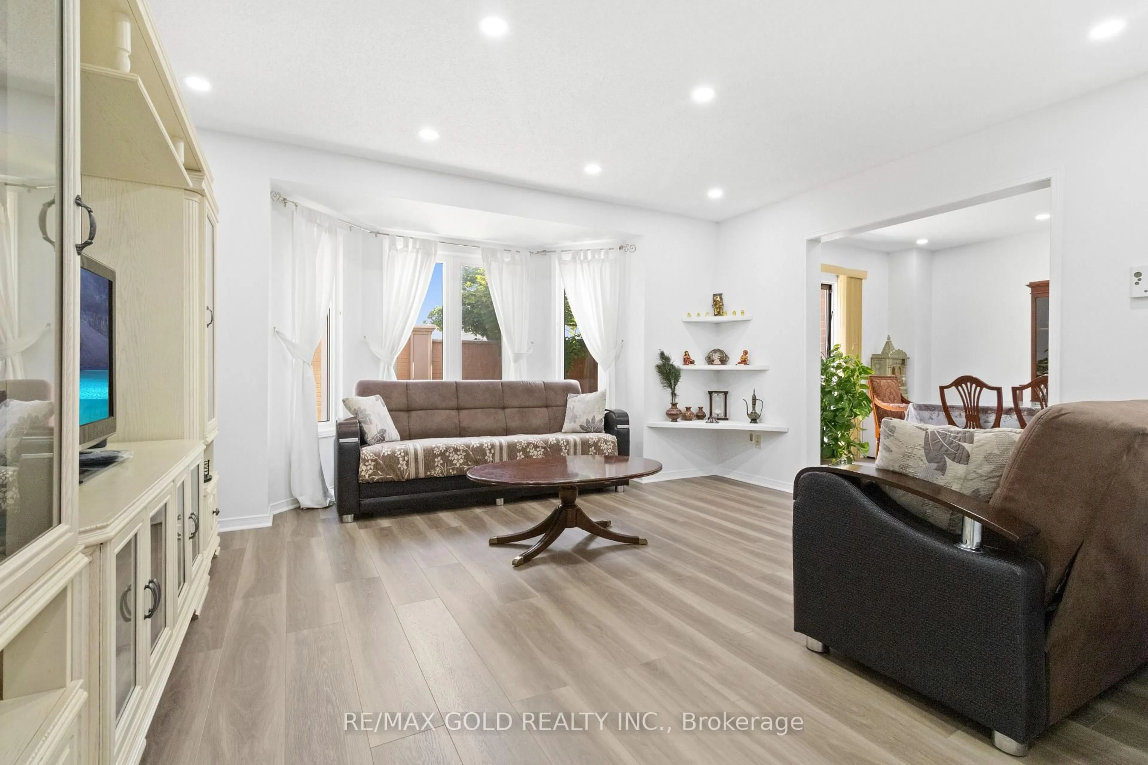 Living room with furniture, unknown for 40 Blue Spruce St, Brampton Ontario L6R 1C5