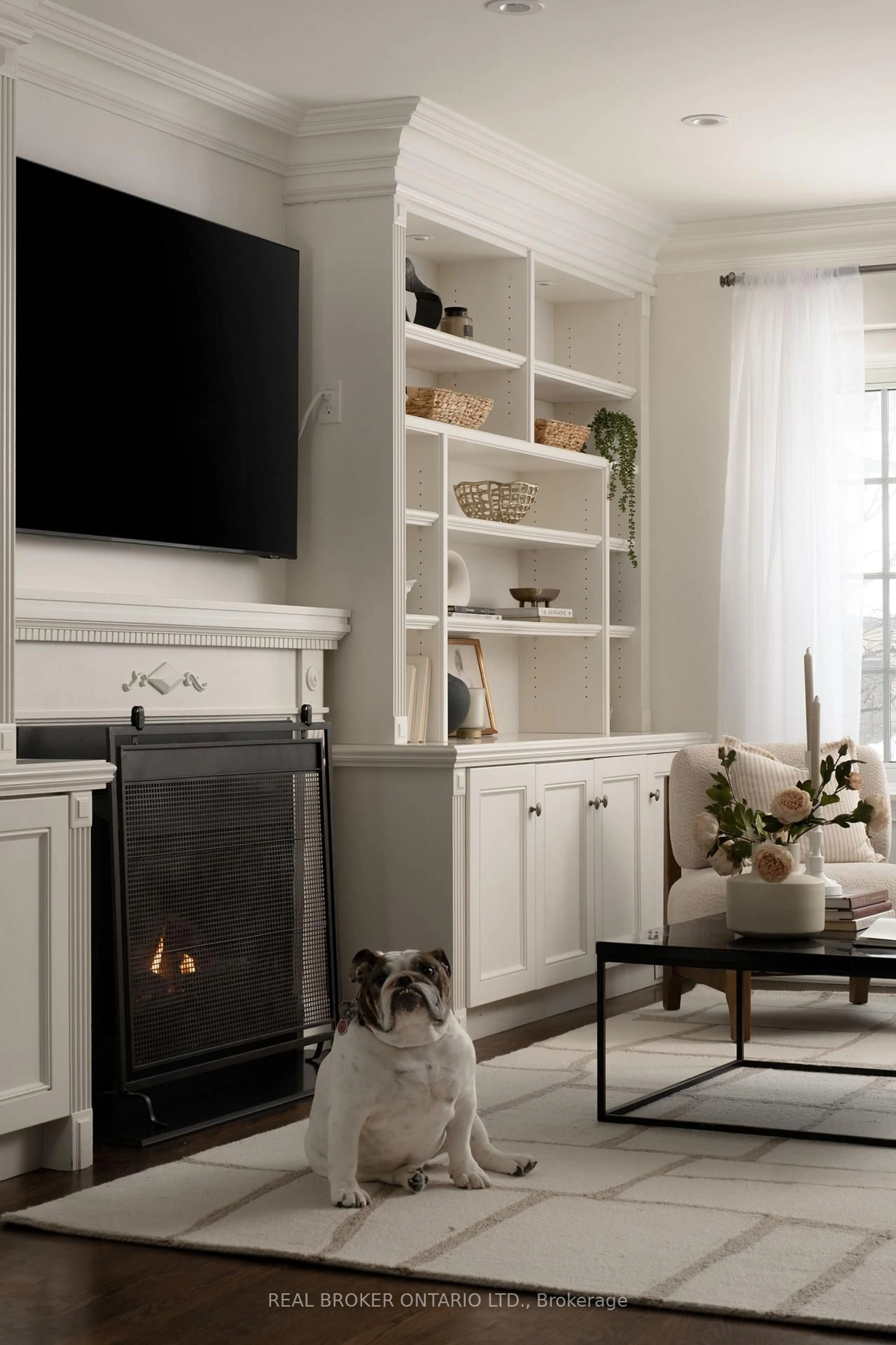 Living room with furniture, unknown for 37 Wilgar Rd, Toronto Ontario M8X 1J6