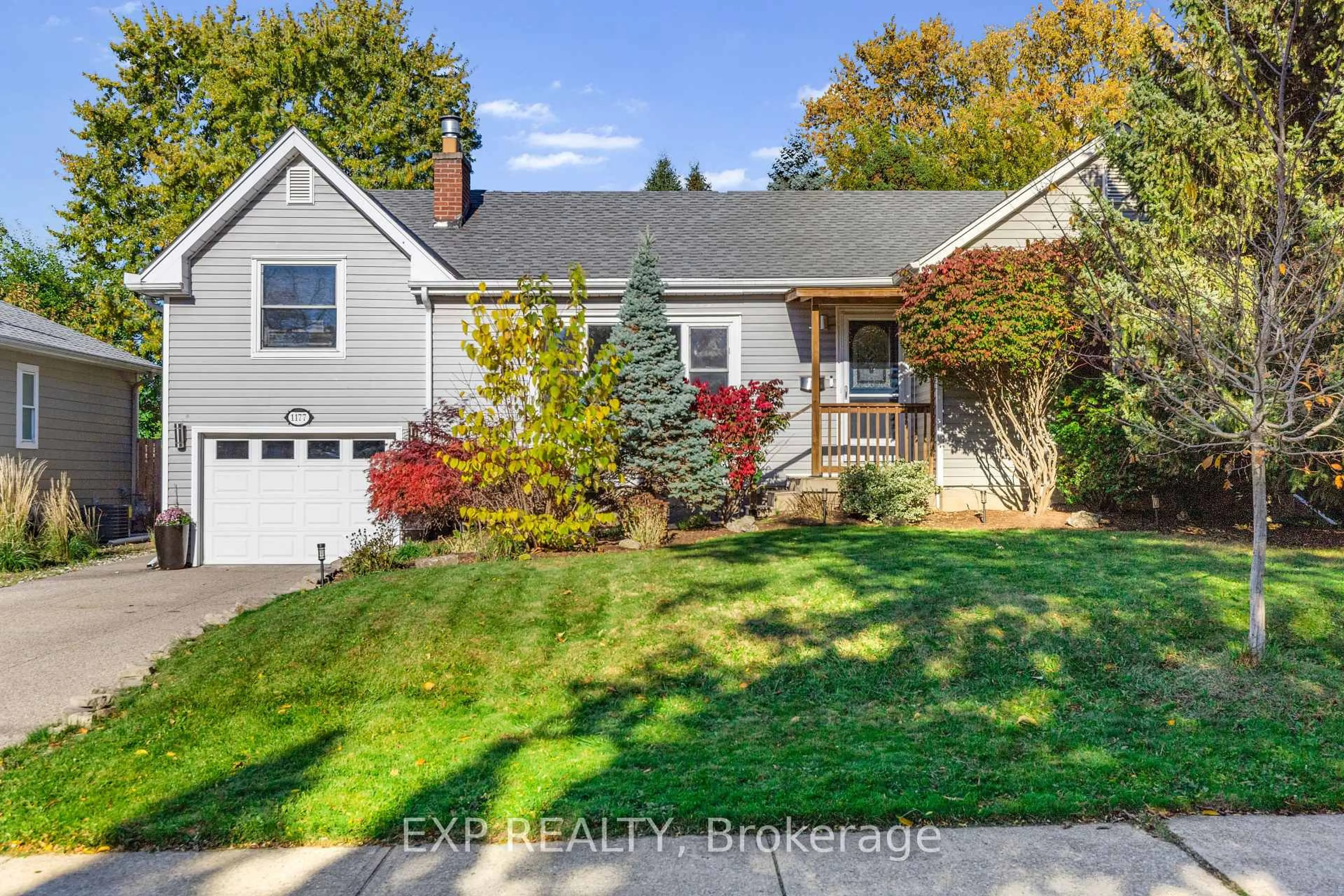 Home with vinyl exterior material, street for 1177 Bellview St, Burlington Ontario L7S 1C6