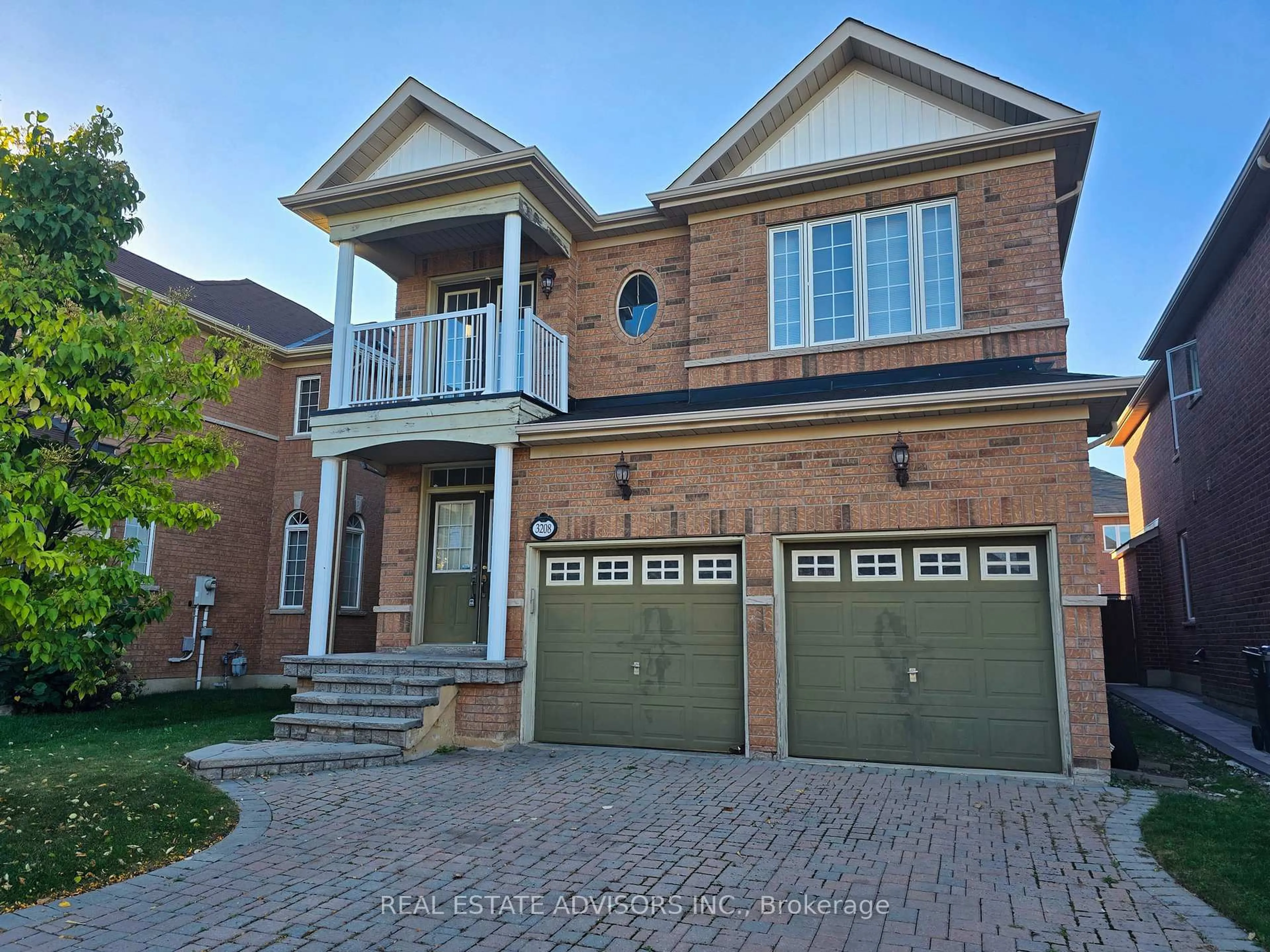 Home with brick exterior material, street for 3208 Countess Cres, Mississauga Ontario L5M 0E2