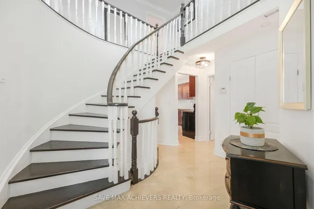 4024 Longo Circ, Mississauga 5