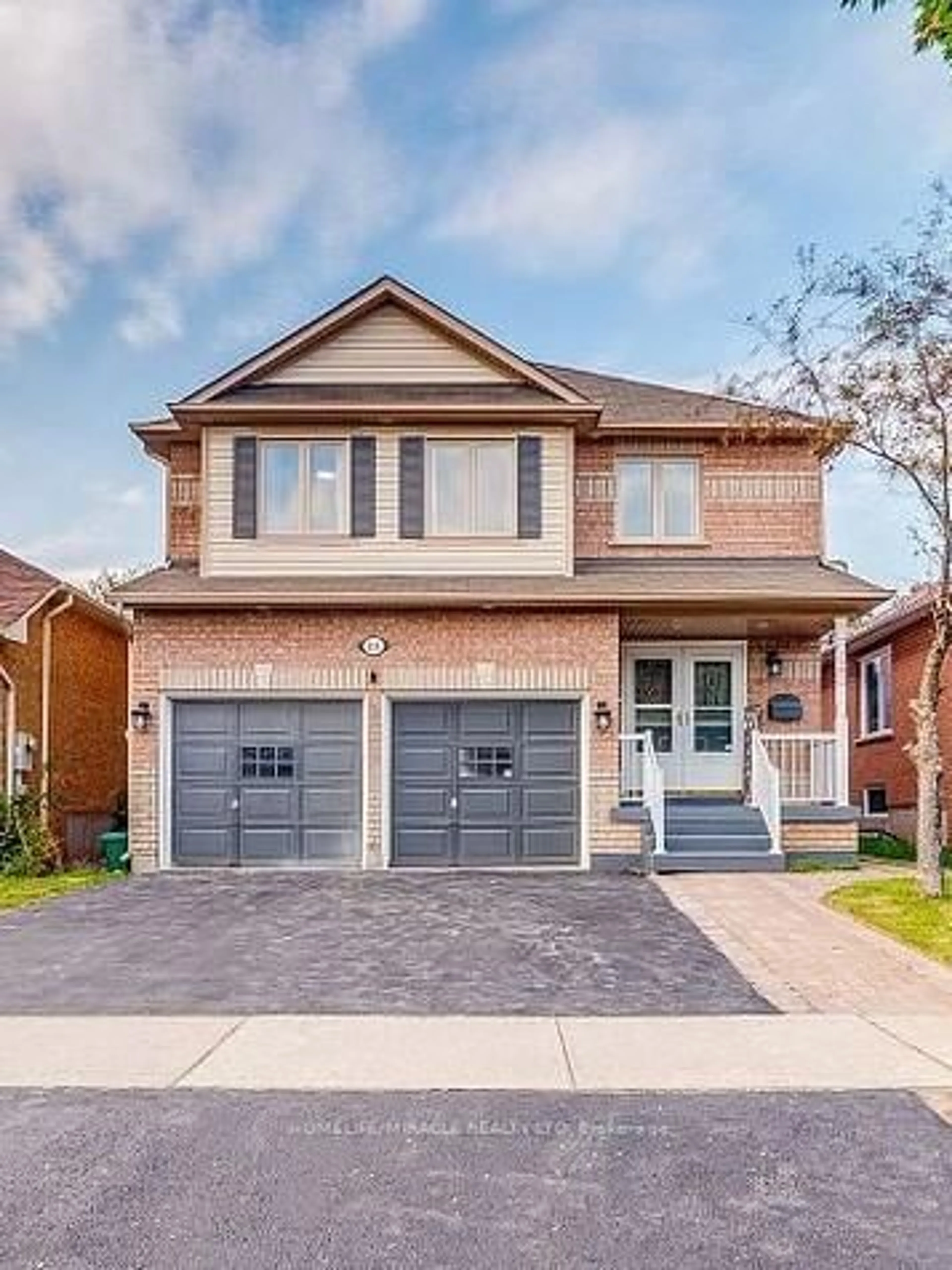 Home with brick exterior material, street for 118 Mowat Cres, Halton Hills Ontario L7G 6C8
