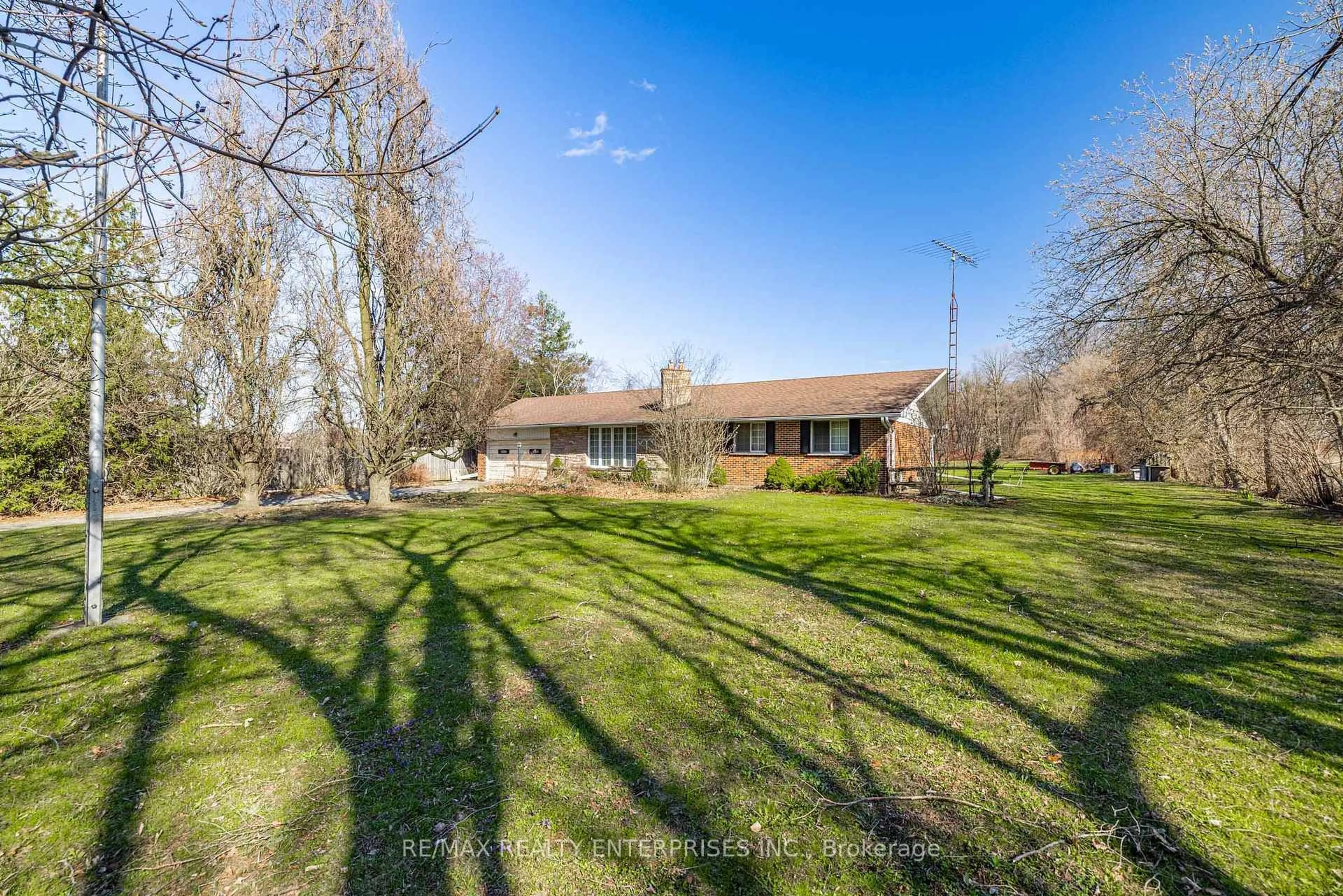 A pic from outside/outdoor area/front of a property/back of a property/a pic from drone, water/lake/river/ocean view for 2739 Embleton Rd, Brampton Ontario L6Y 0E8